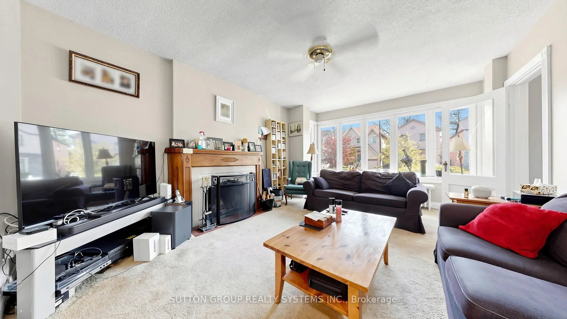 Photo 2 of 14 Elsfield Road, Etobicoke, Stonegate-Queensway — HOMEH
