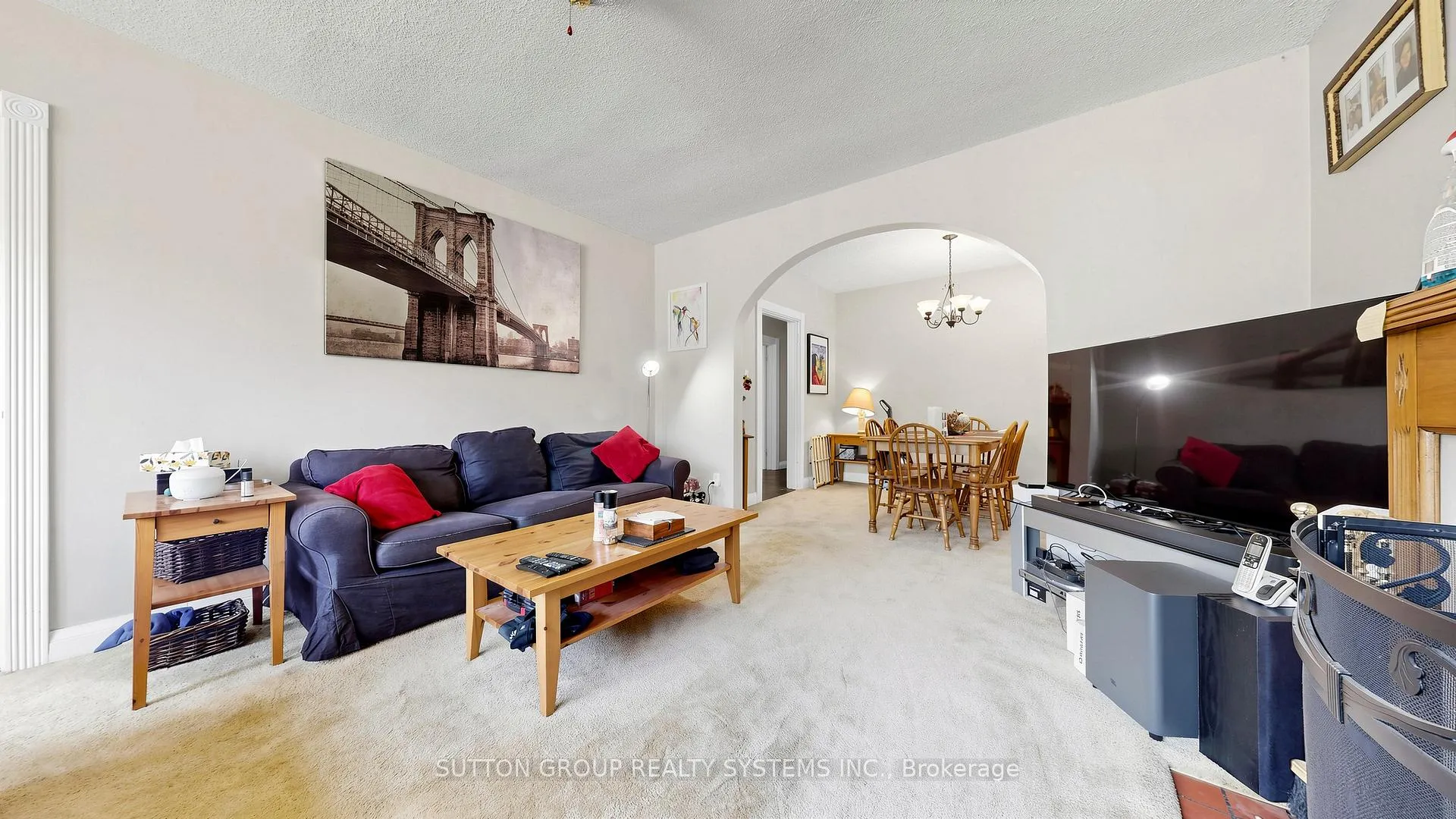 Photo 3 of 14 Elsfield Road, Etobicoke, Stonegate-Queensway — HOMEH
