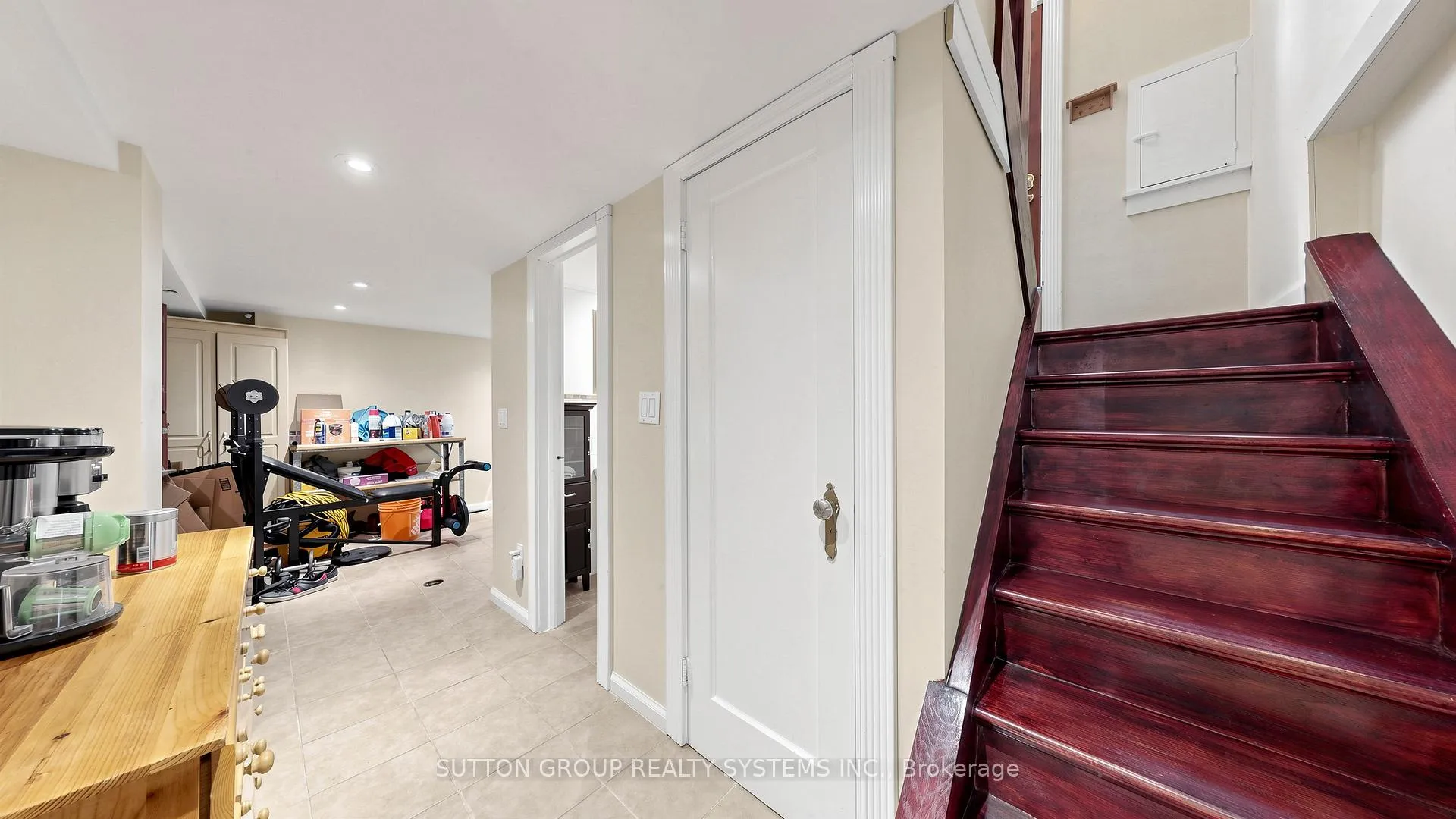 Photo 20 of 14 Elsfield Road, Etobicoke, Stonegate-Queensway — HOMEH