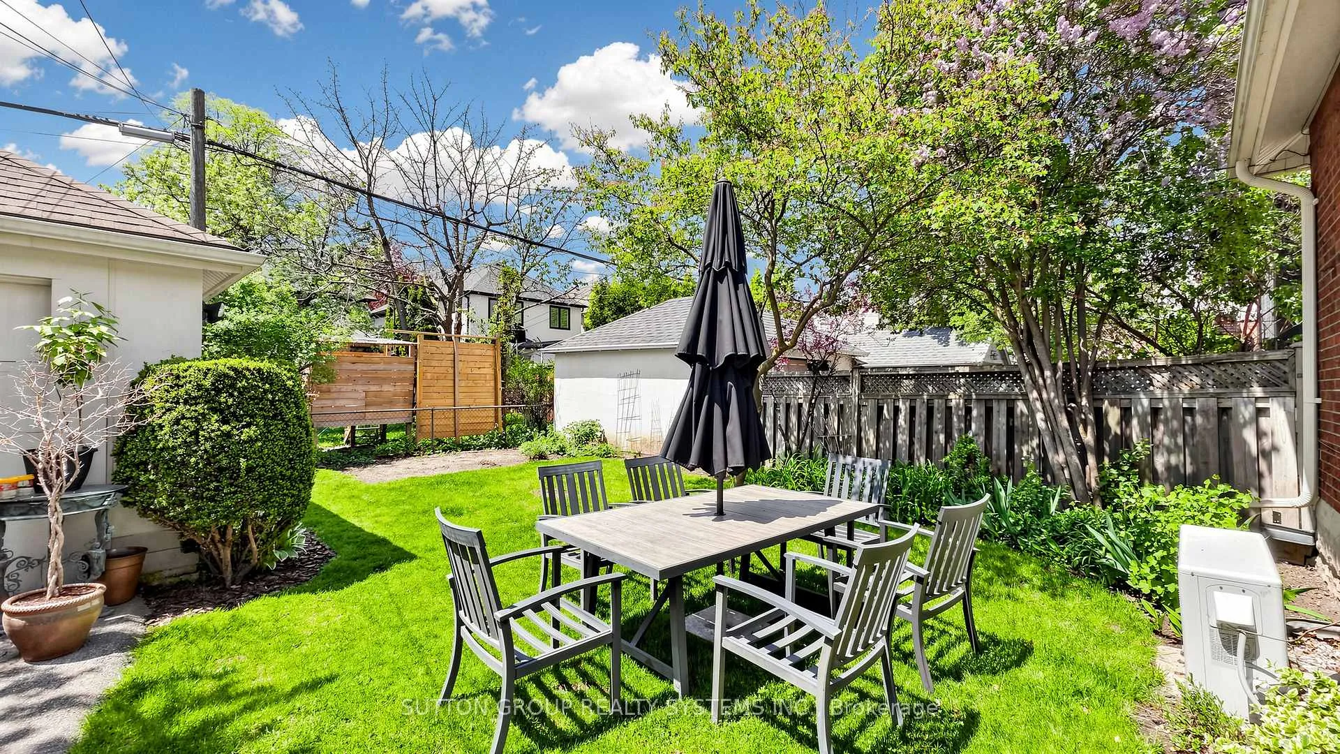 Photo 32 of 14 Elsfield Road, Etobicoke, Stonegate-Queensway — HOMEH