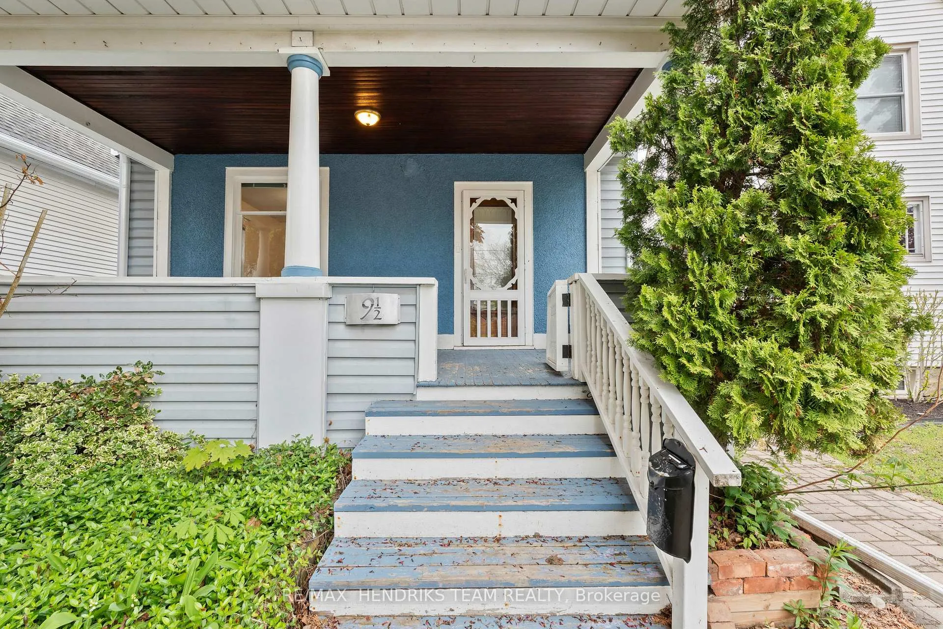 Photo 2 of 9 1/2 Elizabeth Street, St. Catharines, Downtown — HOMEH