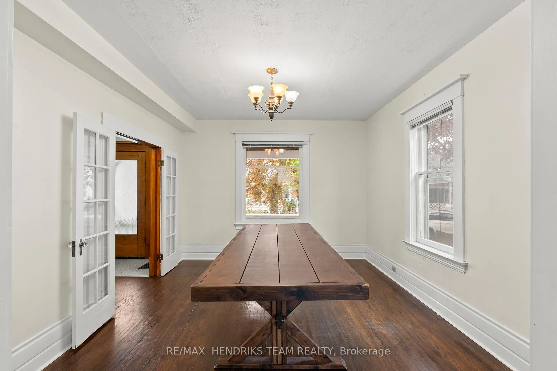 Photo 6 of 9 1/2 Elizabeth Street, St. Catharines, Downtown — HOMEH