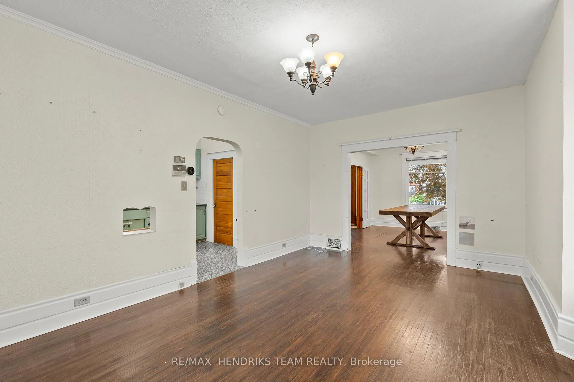 Photo 11 of 9 1/2 Elizabeth Street, St. Catharines, Downtown — HOMEH