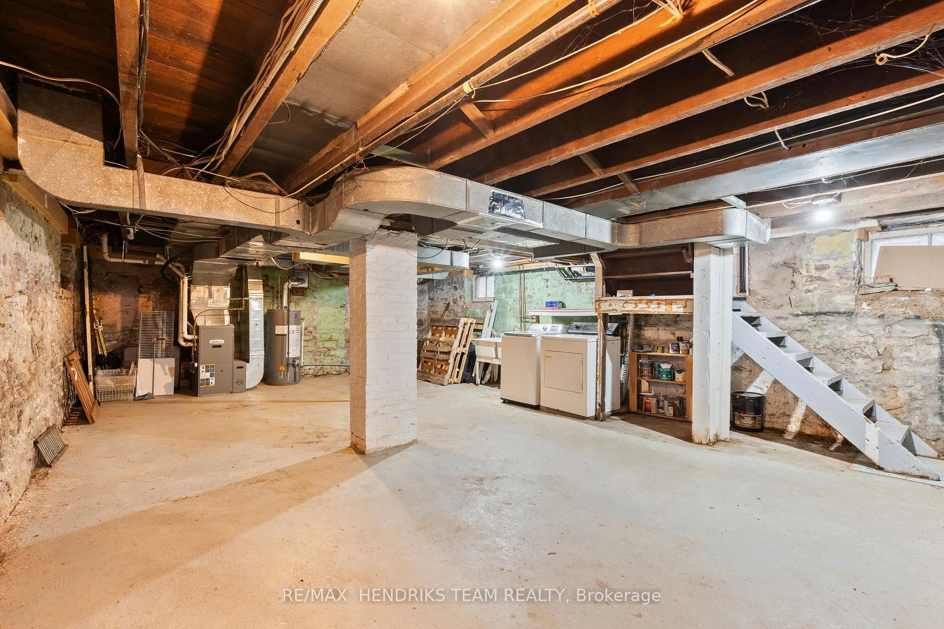 Photo 30 of 9 1/2 Elizabeth Street, St. Catharines, Downtown — HOMEH