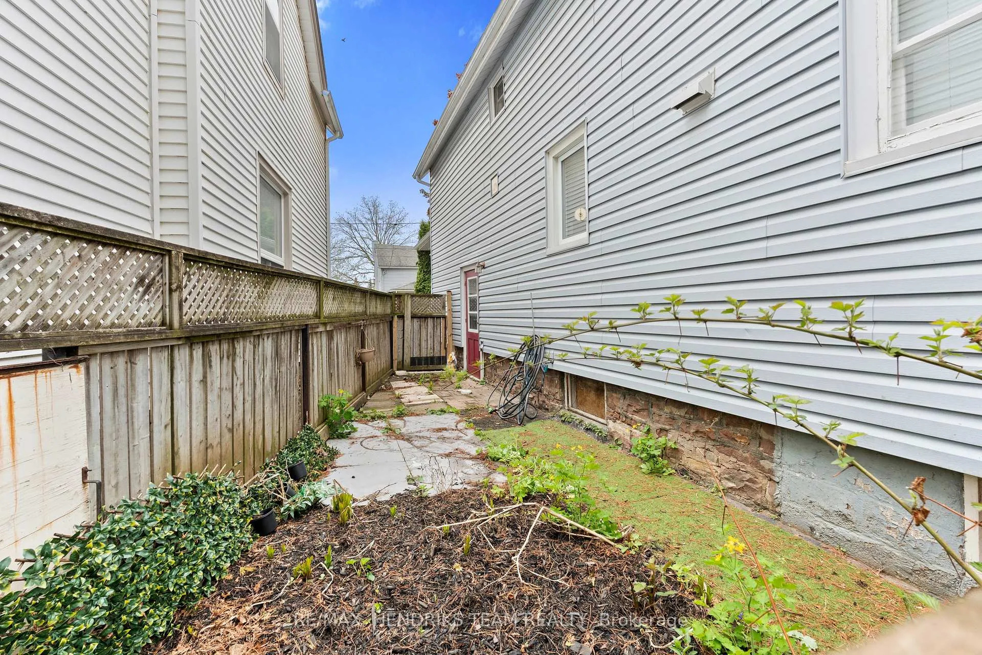 Photo 42 of 9 1/2 Elizabeth Street, St. Catharines, Downtown — HOMEH