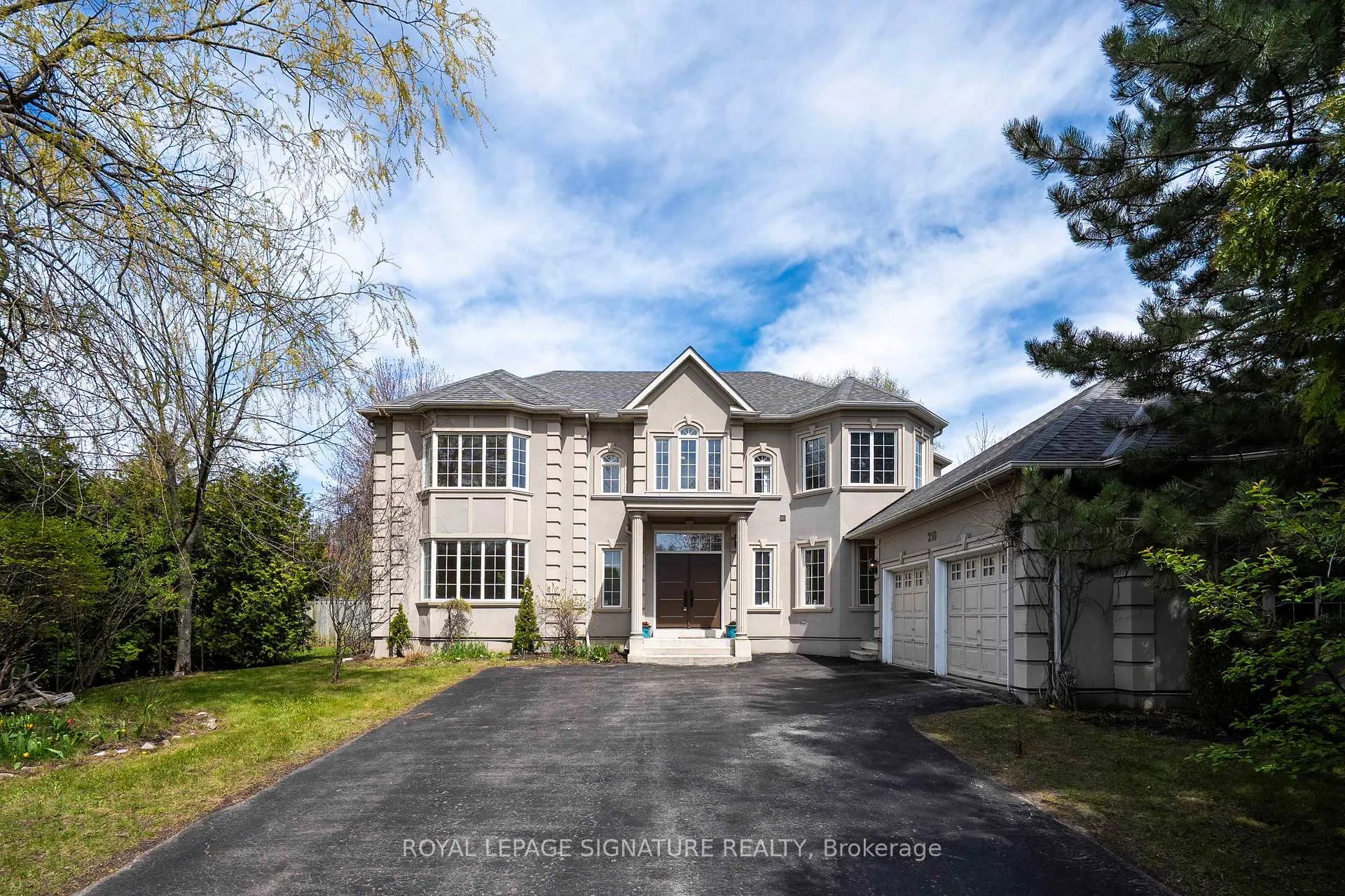Photo 1 of 250 Laurentian Boulevard, Vaughan, Rural Vaughan — HOMEH