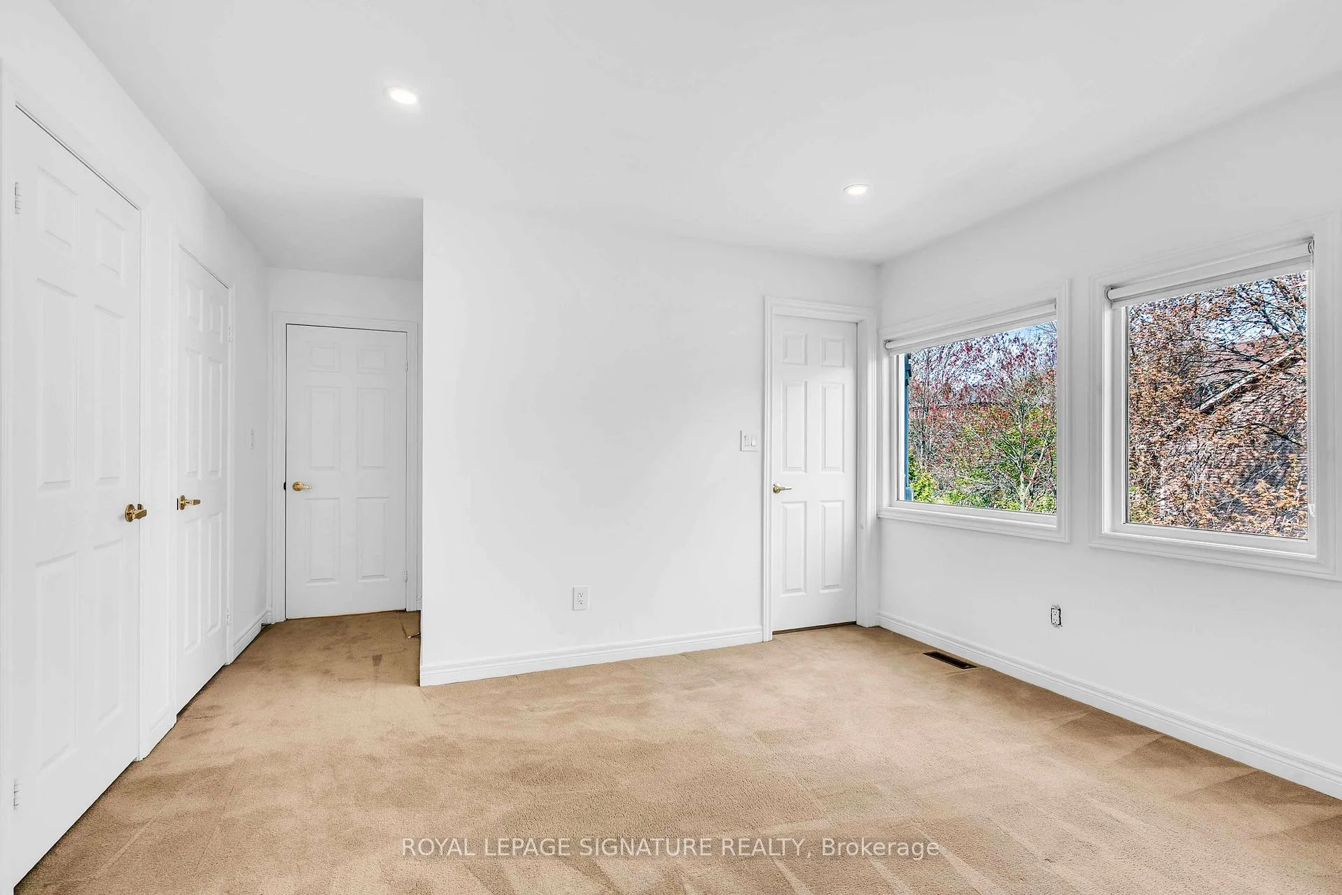 Photo 14 of 250 Laurentian Boulevard, Vaughan, Rural Vaughan — HOMEH