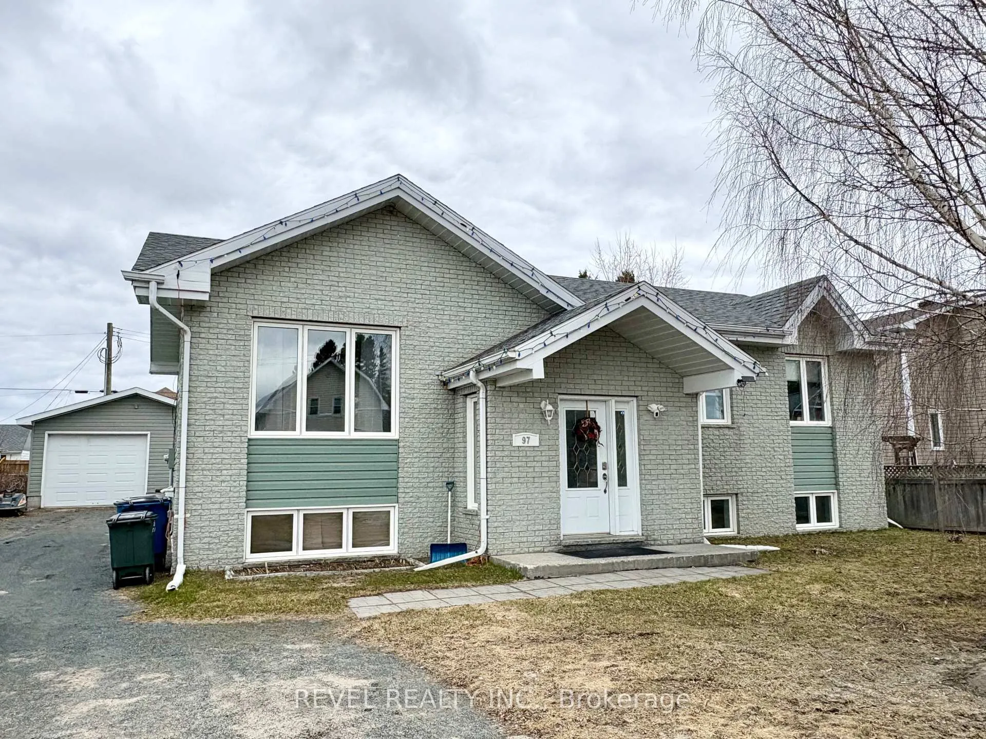 Photo 1 of 97 Fourteenth Avenue, Cochrane — HOMEH