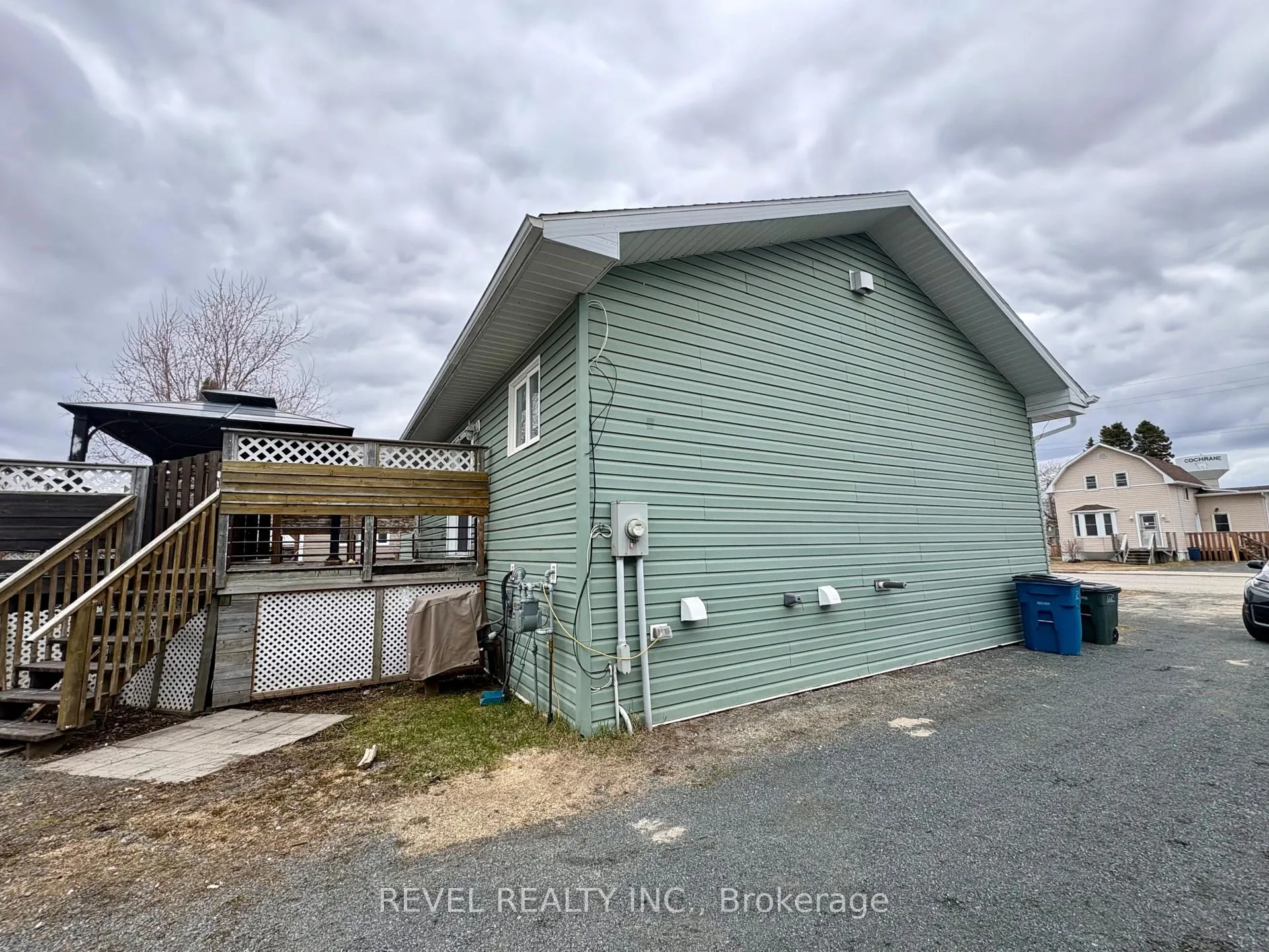 Photo 3 of 97 Fourteenth Avenue, Cochrane — HOMEH