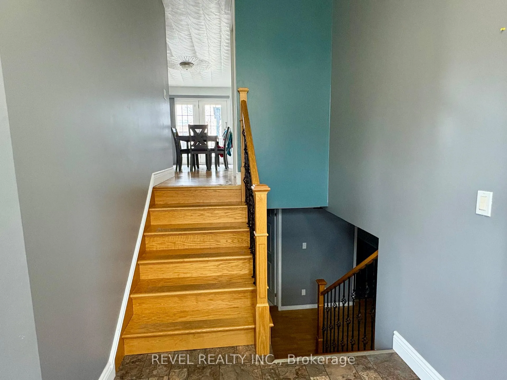 Photo 5 of 97 Fourteenth Avenue, Cochrane — HOMEH