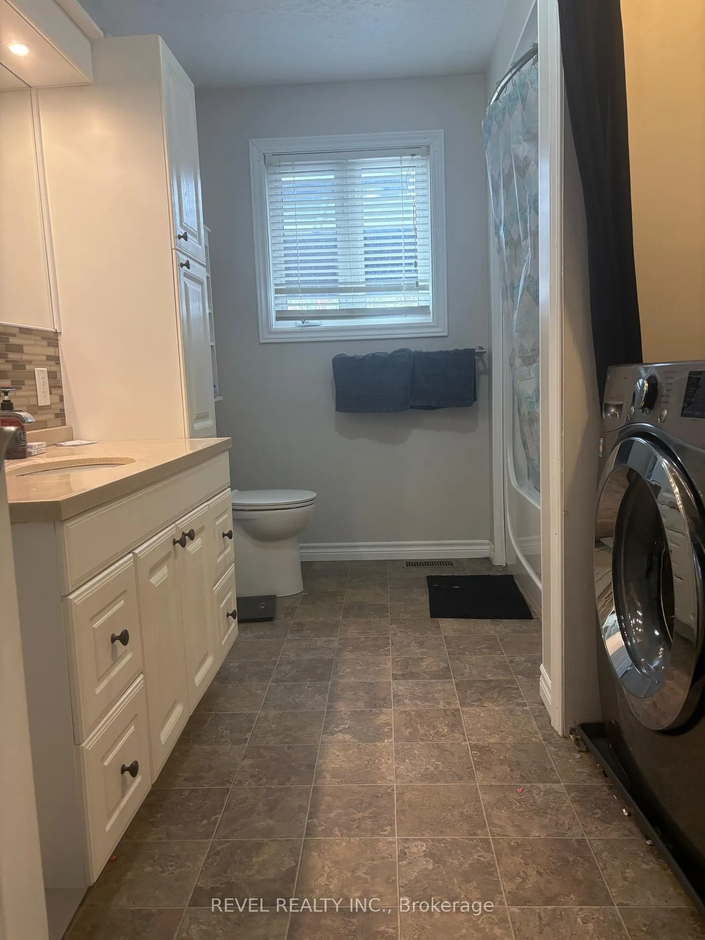 Photo 14 of 97 Fourteenth Avenue, Cochrane — HOMEH