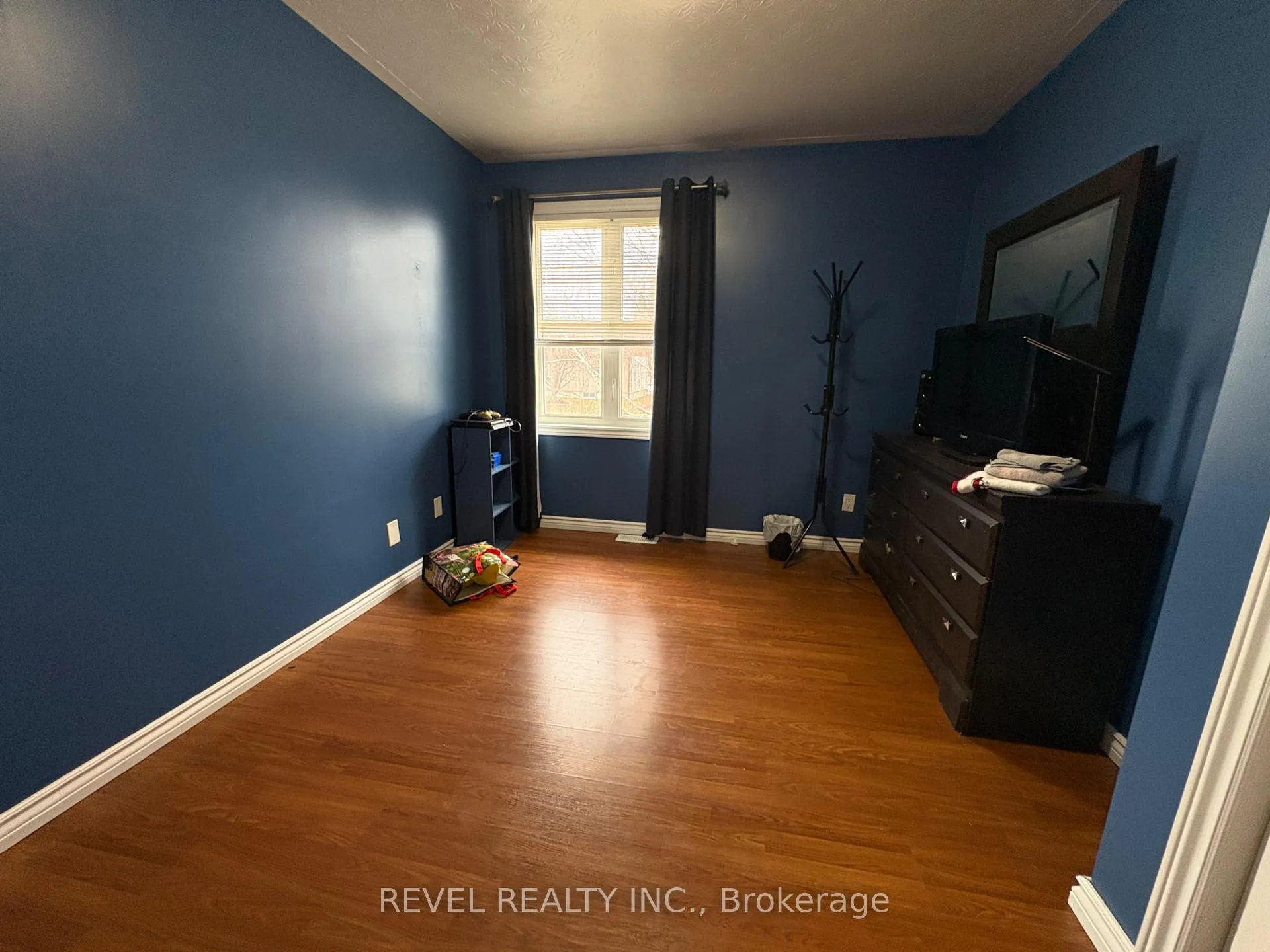 Photo 17 of 97 Fourteenth Avenue, Cochrane — HOMEH