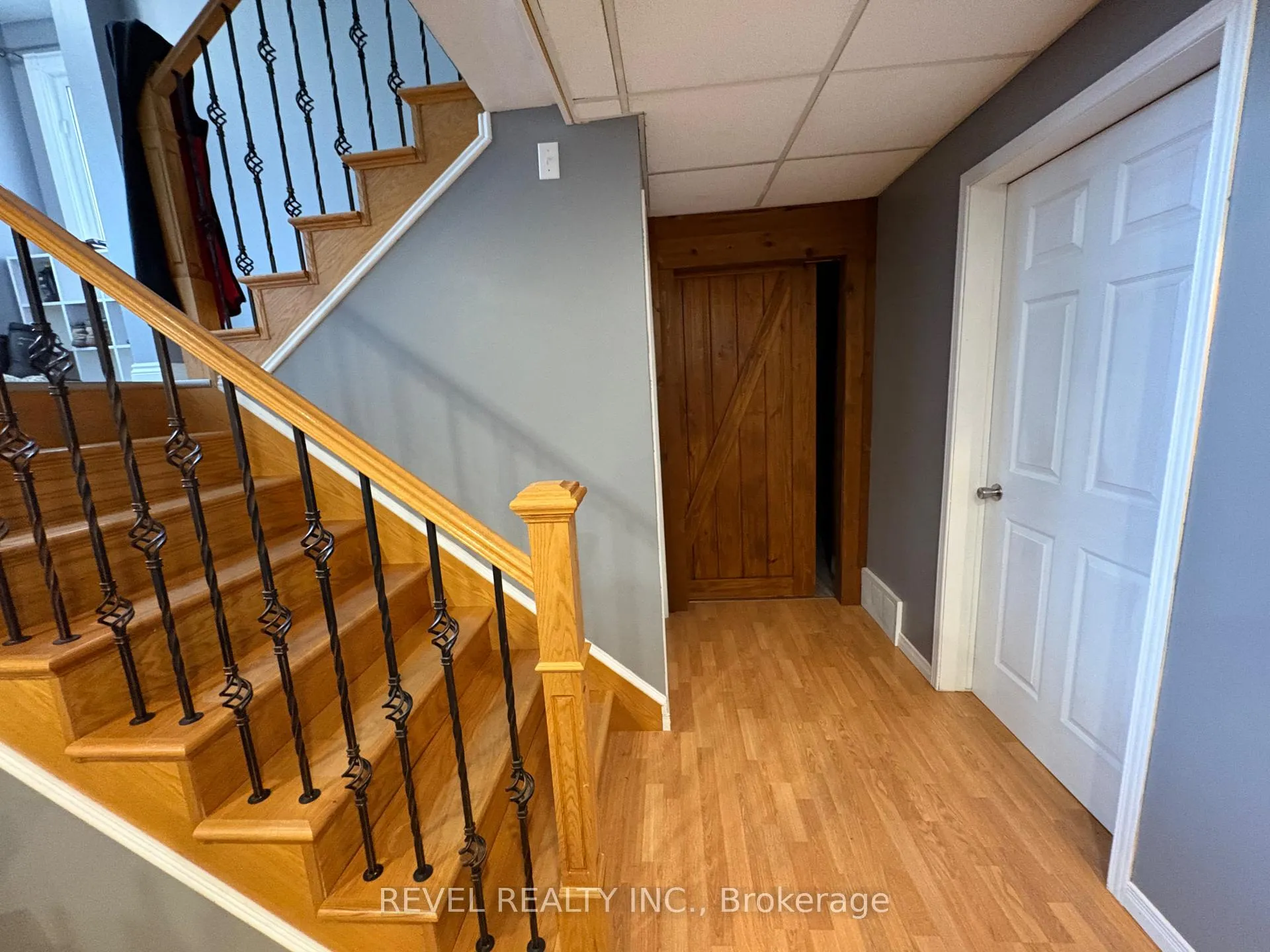 Photo 22 of 97 Fourteenth Avenue, Cochrane — HOMEH