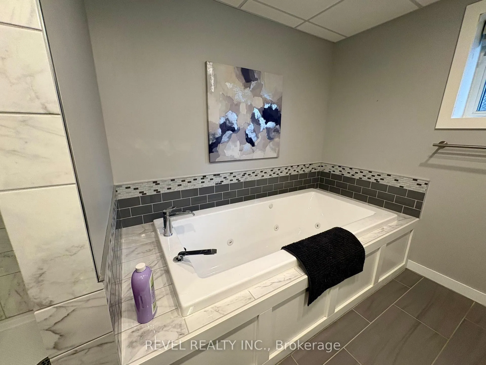 Photo 29 of 97 Fourteenth Avenue, Cochrane — HOMEH