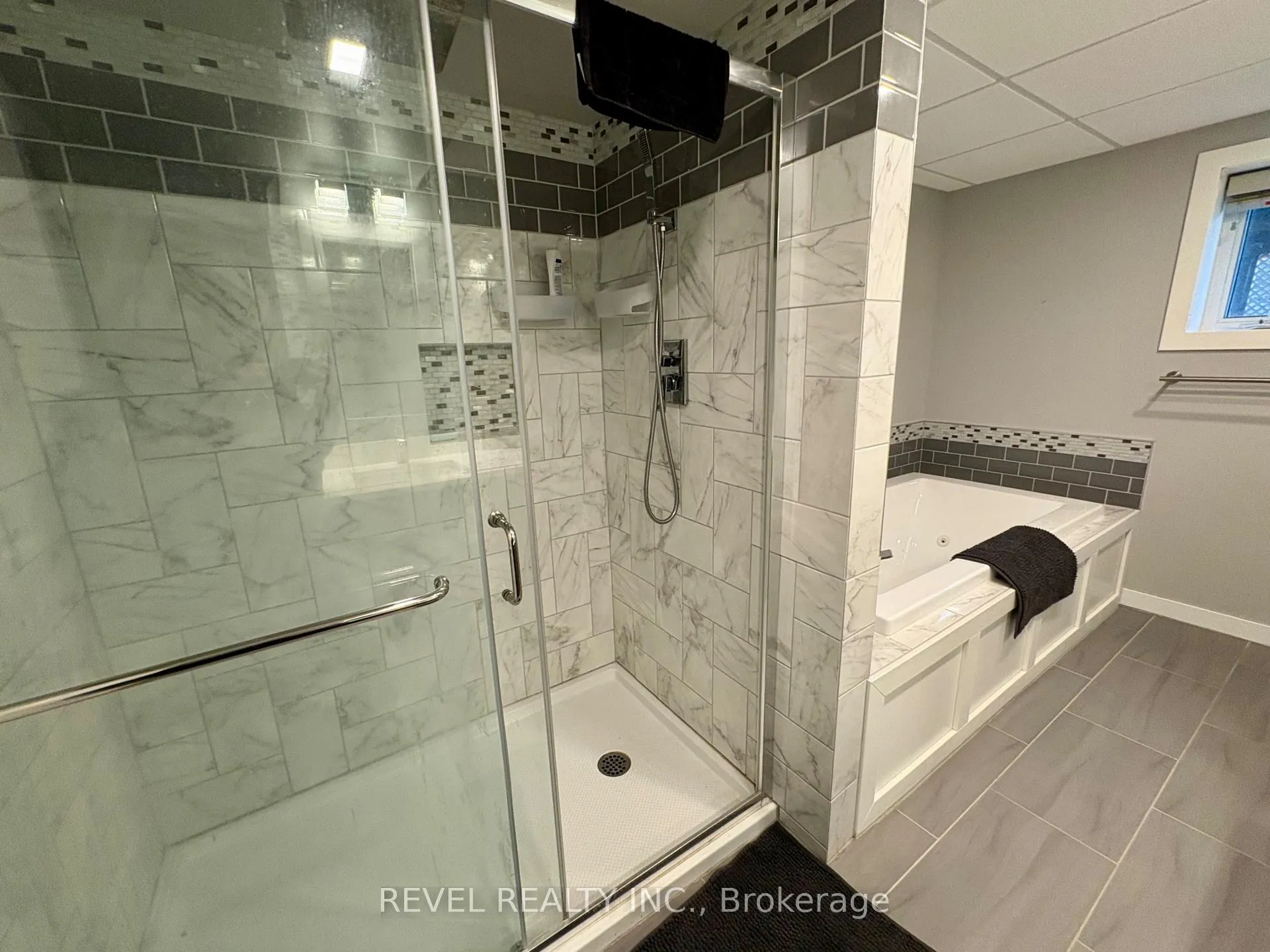 Photo 30 of 97 Fourteenth Avenue, Cochrane — HOMEH
