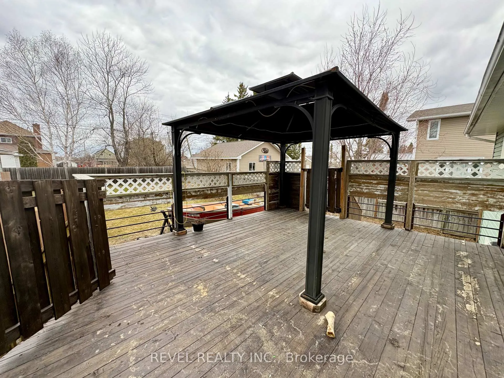 Photo 36 of 97 Fourteenth Avenue, Cochrane — HOMEH