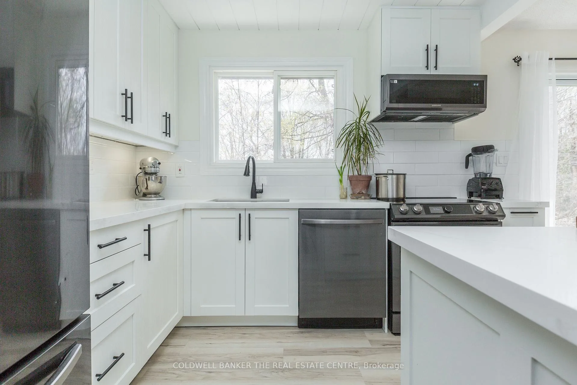 Photo 4 of 461 Alberta Street, Tay, Port McNicoll — HOMEH