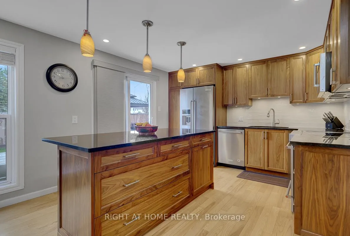 Photo 7 of 1899 Rosewind Court, Ottawa, Chapel Hill — HOMEH