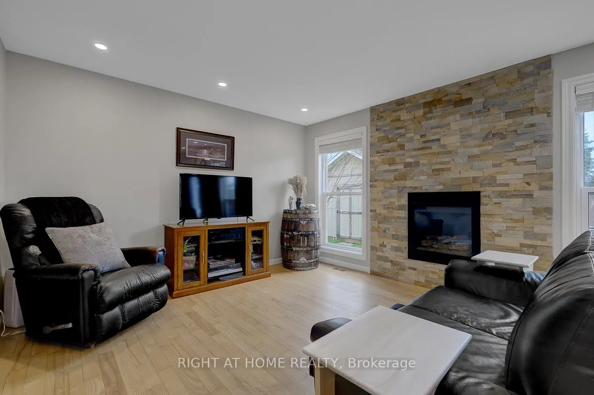 Photo 13 of 1899 Rosewind Court, Ottawa, Chapel Hill — HOMEH