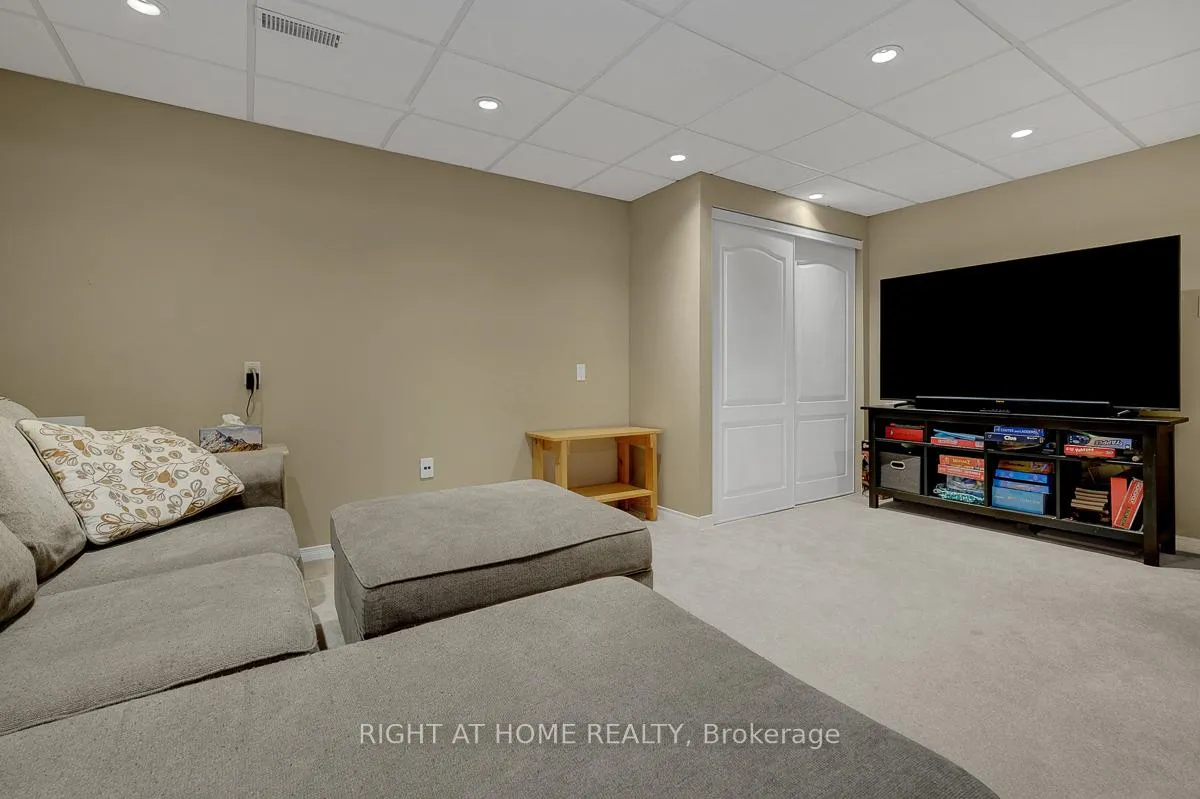 Photo 32 of 1899 Rosewind Court, Ottawa, Chapel Hill — HOMEH