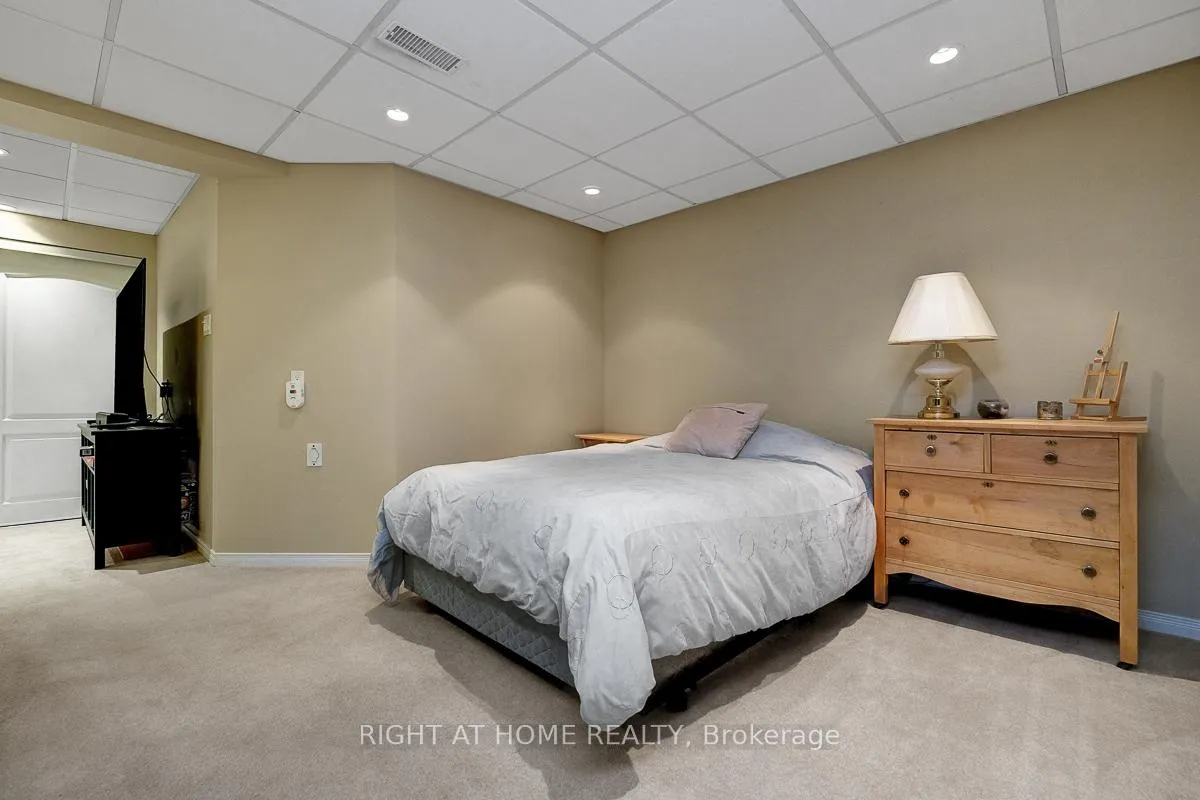 Photo 33 of 1899 Rosewind Court, Ottawa, Chapel Hill — HOMEH