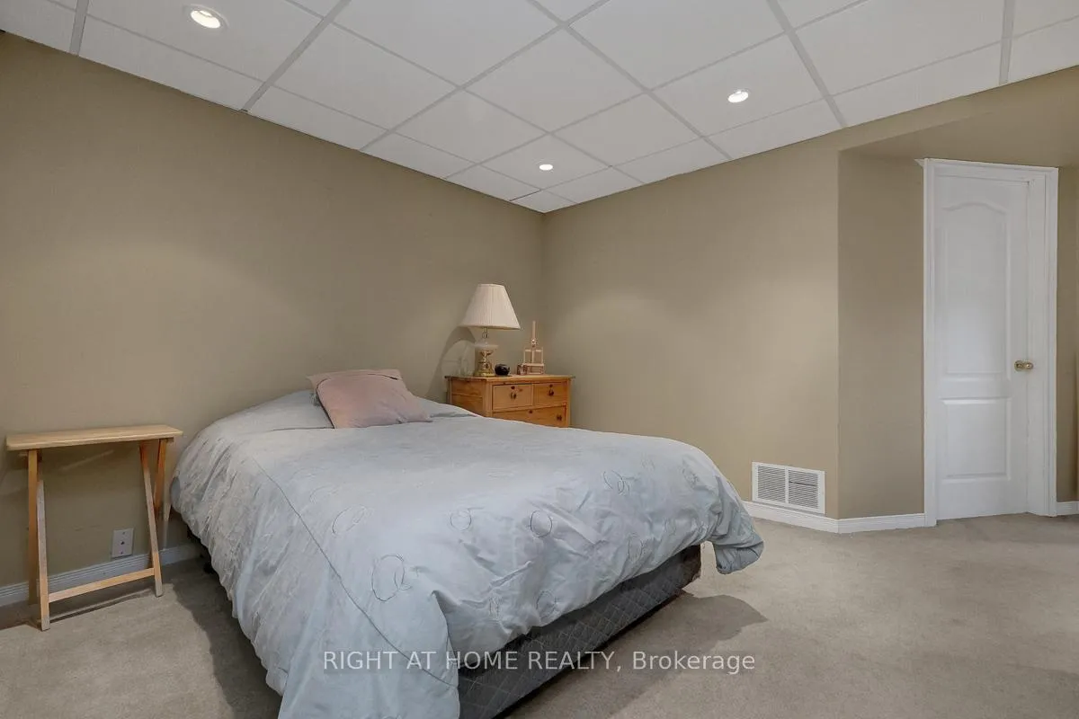 Photo 34 of 1899 Rosewind Court, Ottawa, Chapel Hill — HOMEH