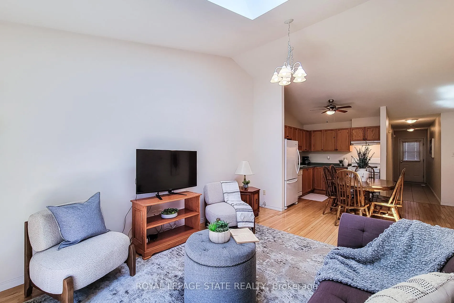Photo 8 of Unit 22, 751 Rymal Road W, Hamilton, Carpenter — HOMEH