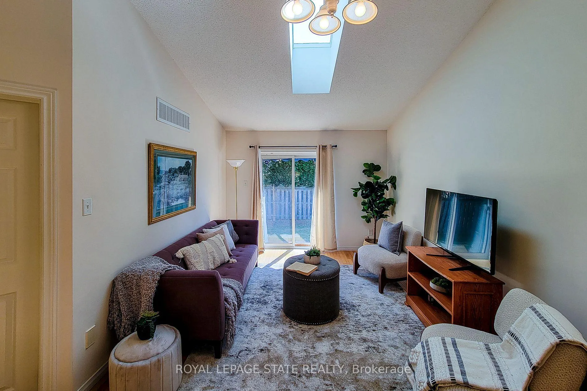 Photo 11 of Unit 22, 751 Rymal Road W, Hamilton, Carpenter — HOMEH