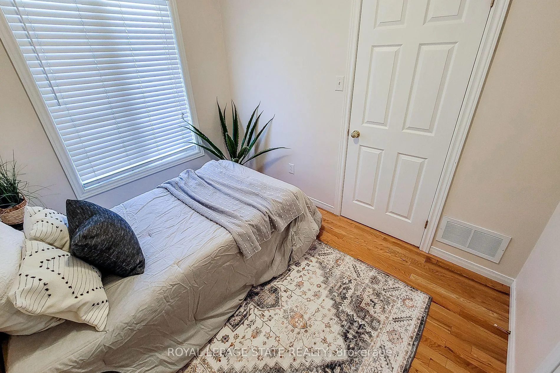 Photo 26 of Unit 22, 751 Rymal Road W, Hamilton, Carpenter — HOMEH