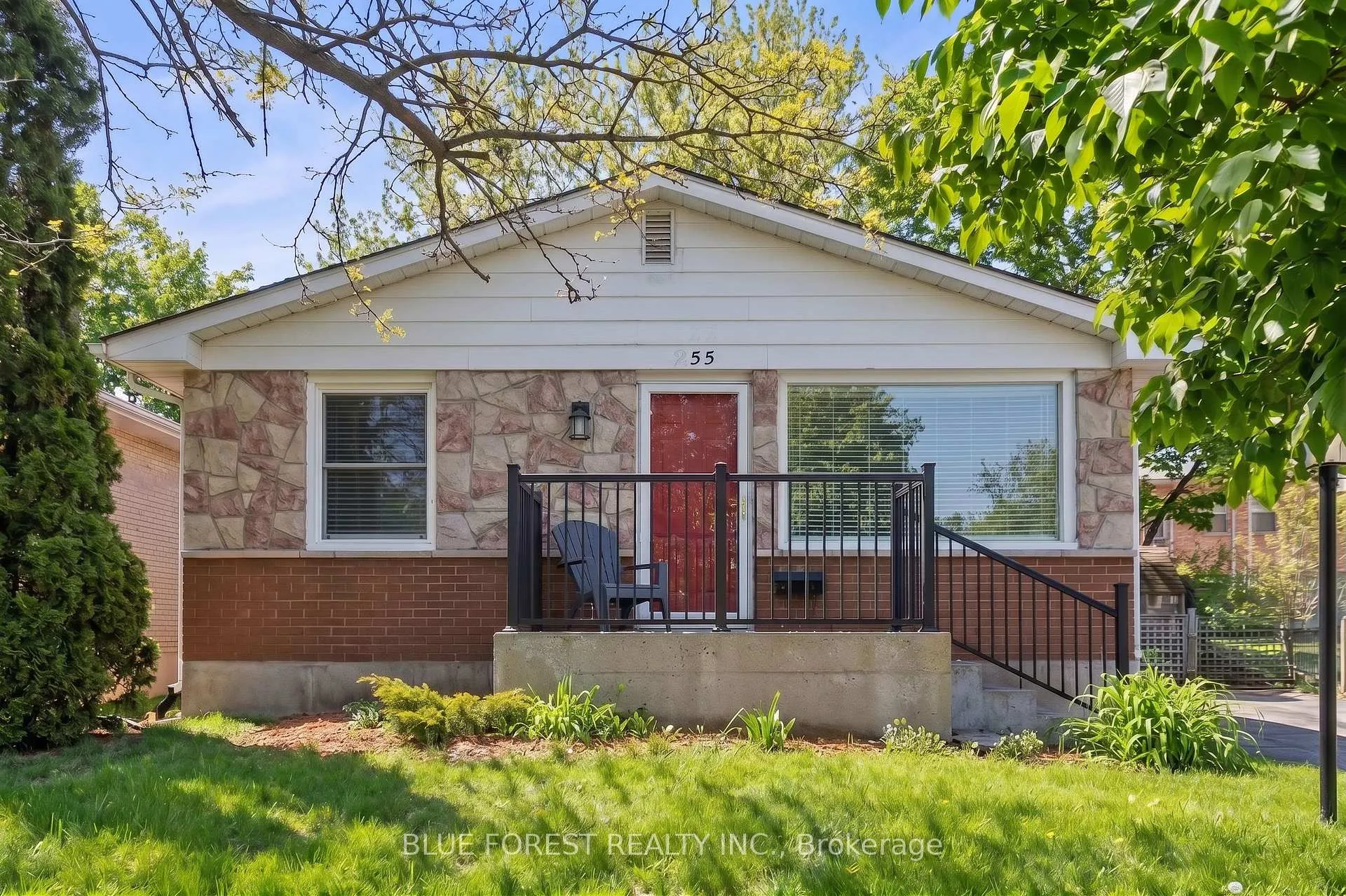 Photo 3 of 255 Delta Place, London, South D — HOMEH
