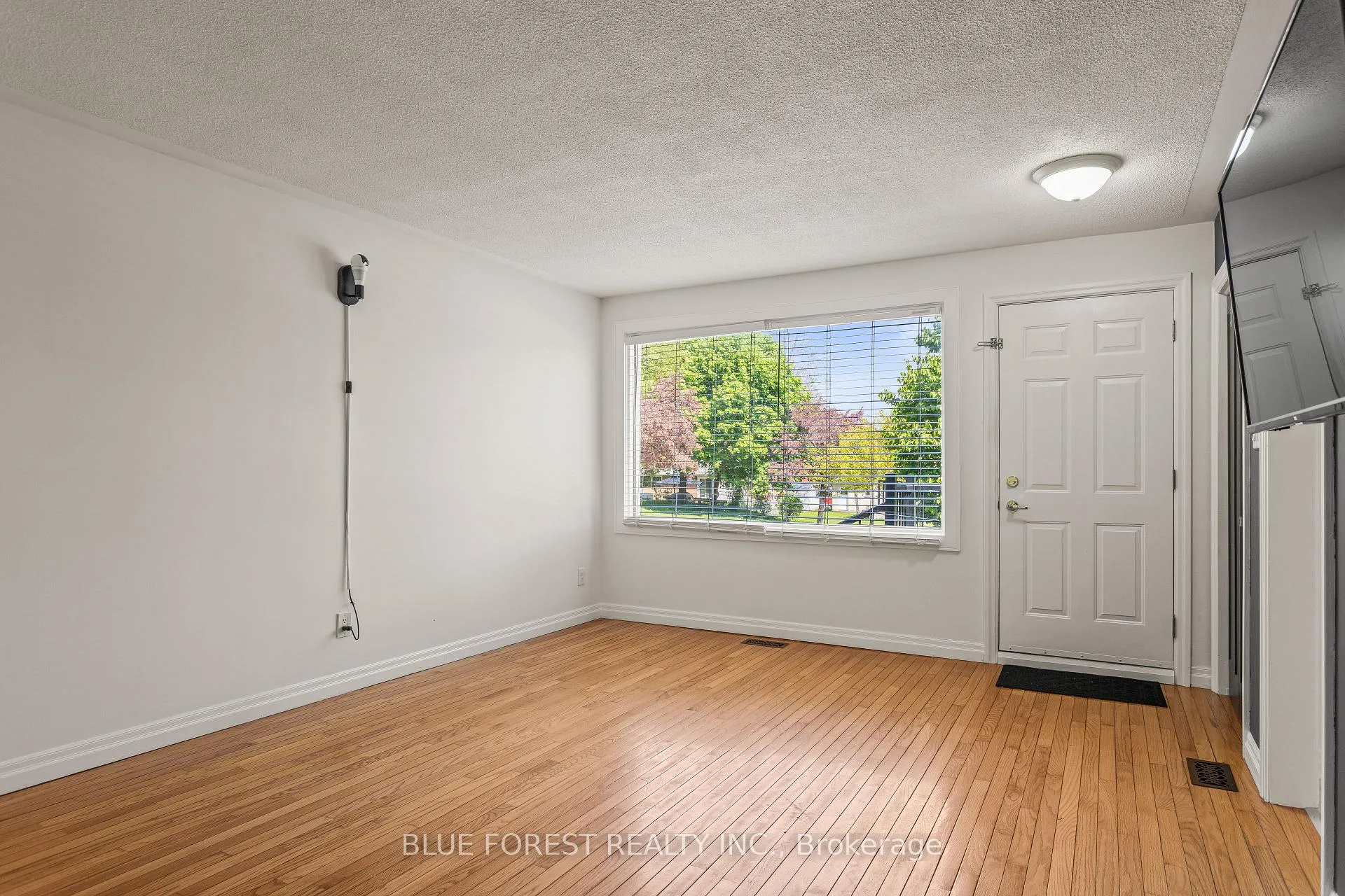Photo 7 of 255 Delta Place, London, South D — HOMEH