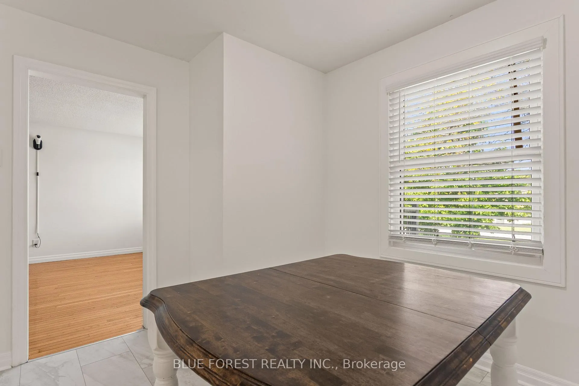 Photo 10 of 255 Delta Place, London, South D — HOMEH