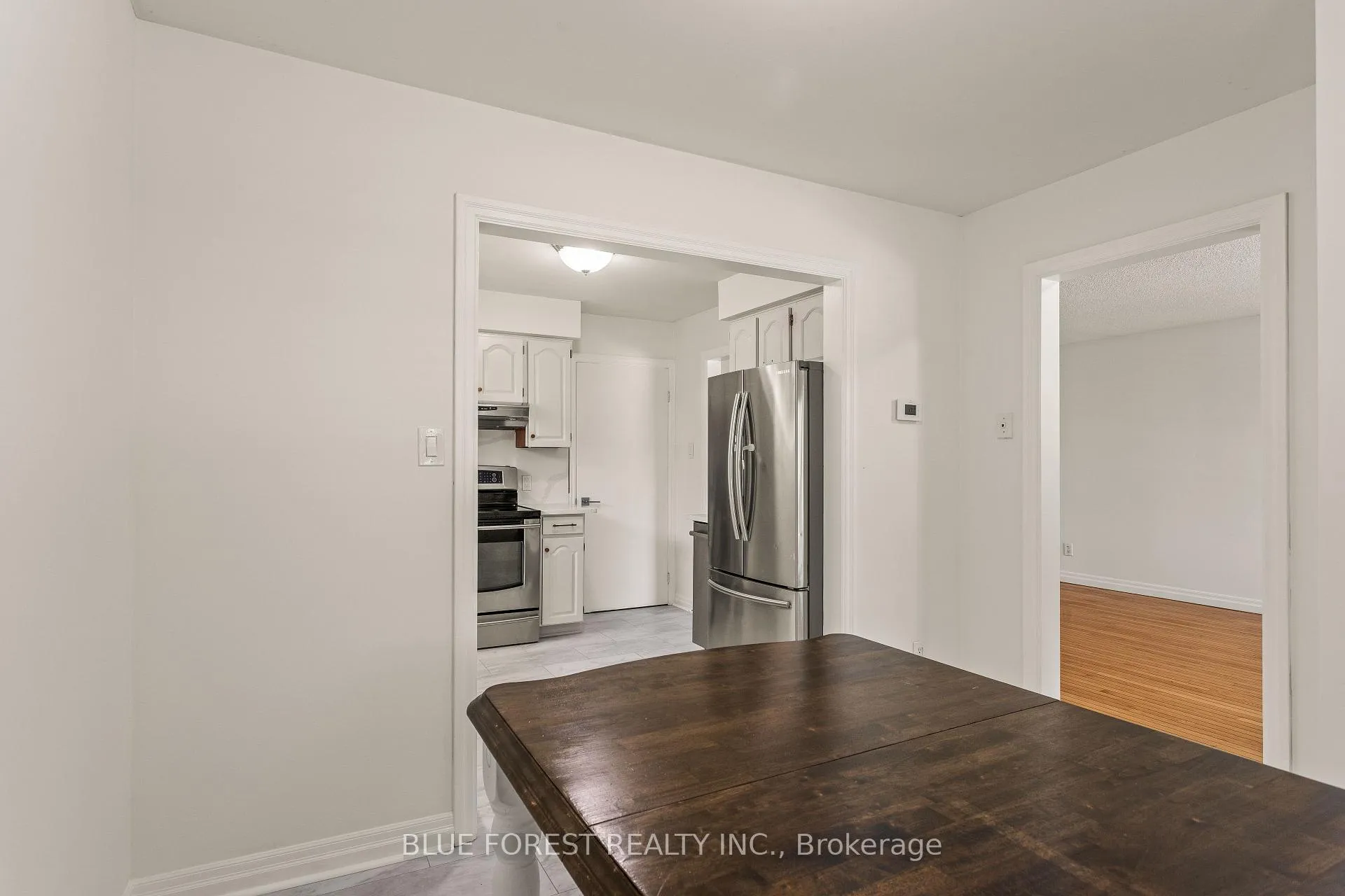 Photo 11 of 255 Delta Place, London, South D — HOMEH