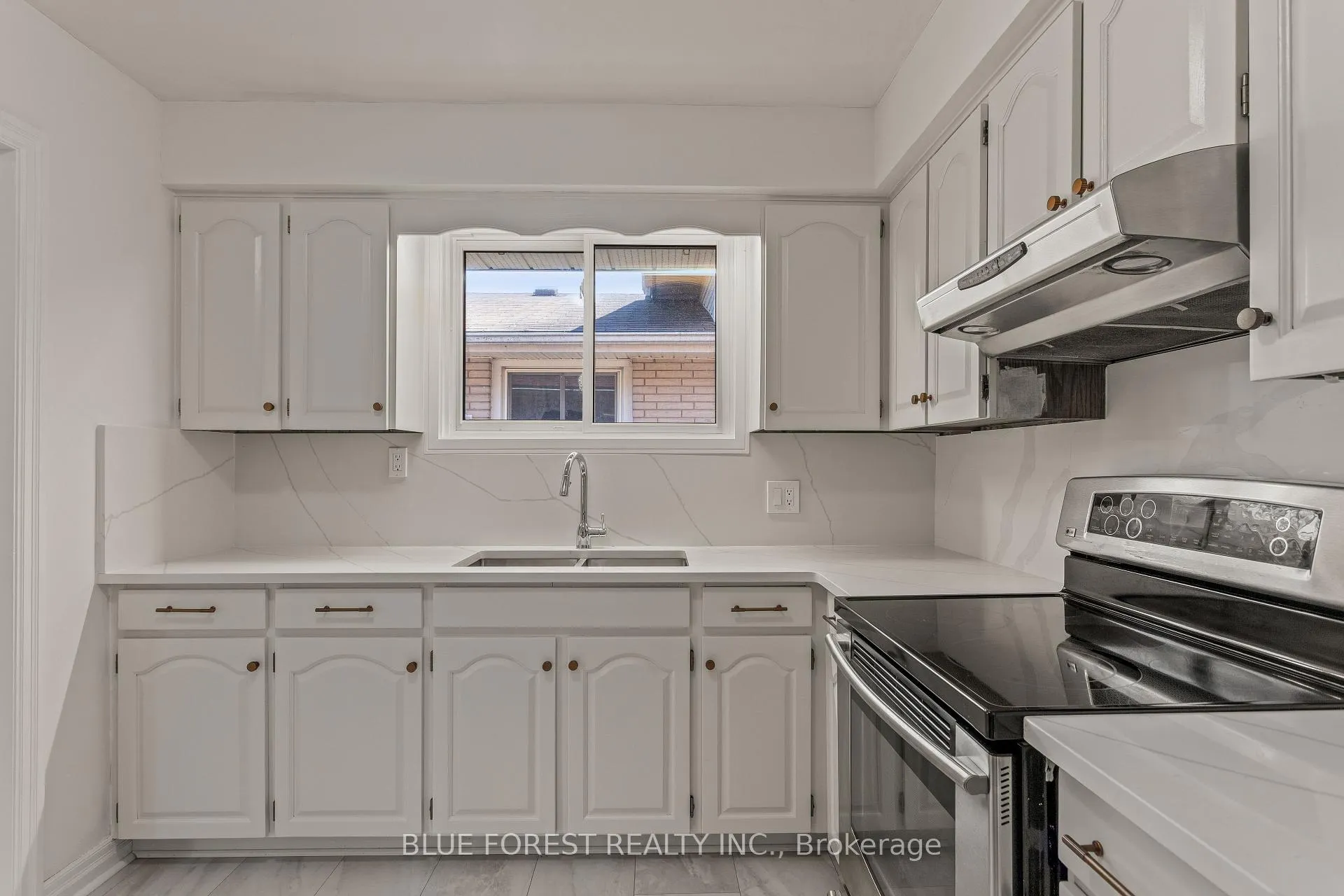 Photo 13 of 255 Delta Place, London, South D — HOMEH