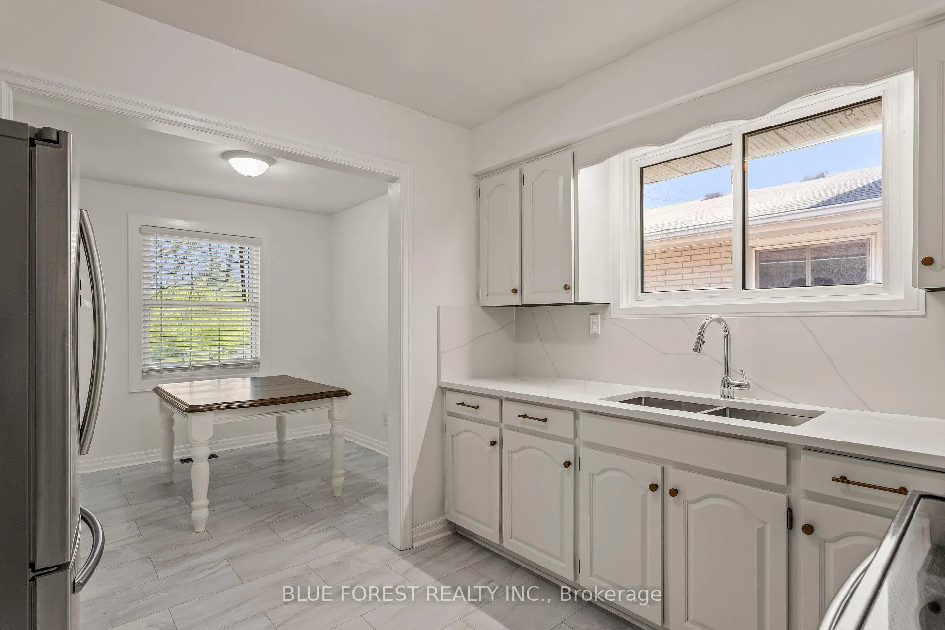 Photo 14 of 255 Delta Place, London, South D — HOMEH