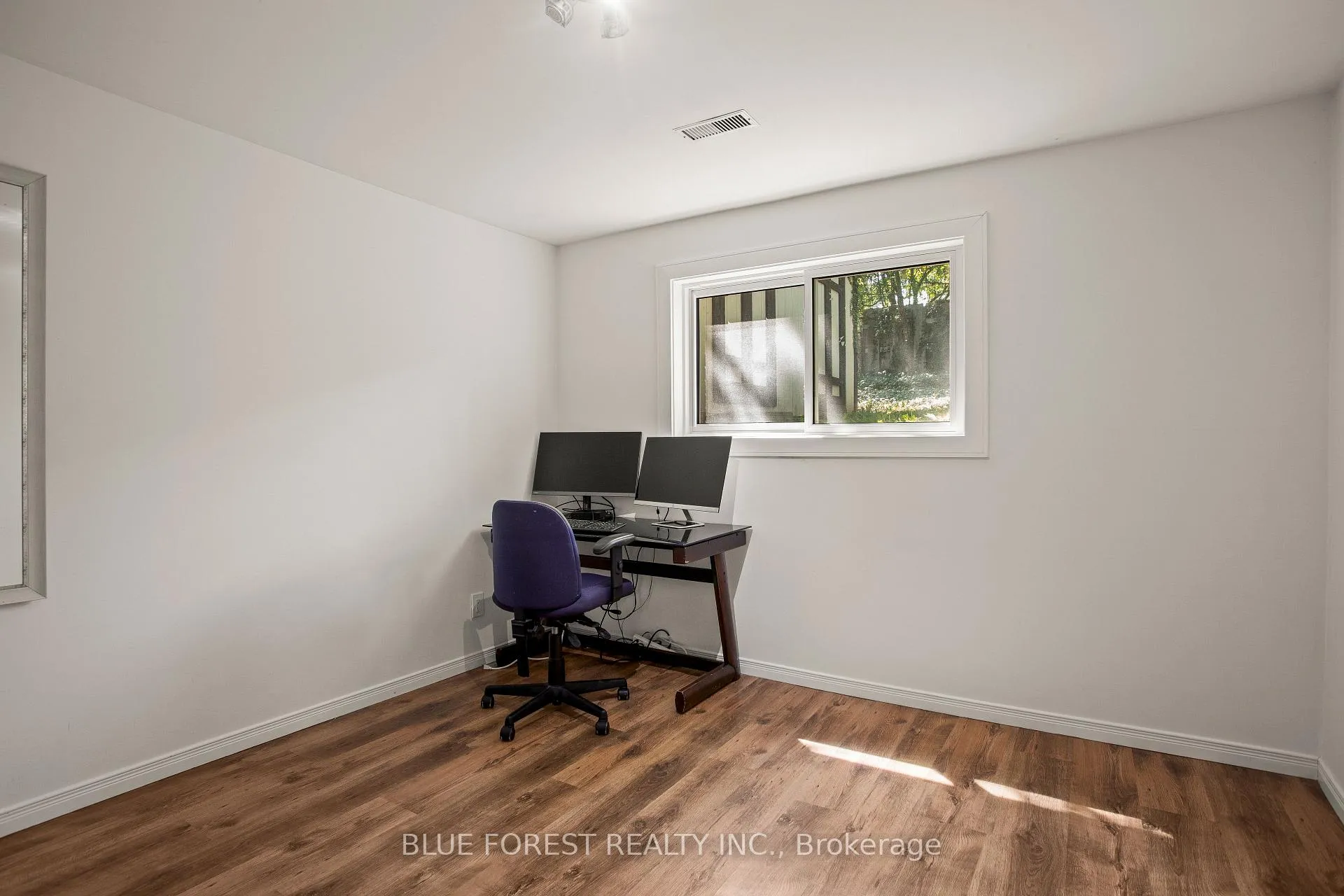 Photo 25 of 255 Delta Place, London, South D — HOMEH