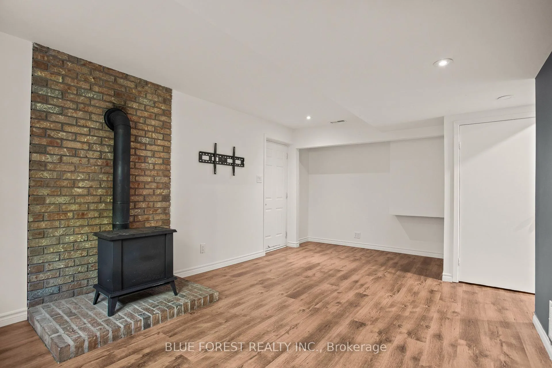 Photo 29 of 255 Delta Place, London, South D — HOMEH