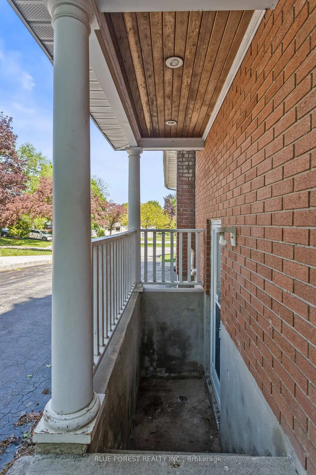 Photo 33 of 255 Delta Place, London, South D — HOMEH