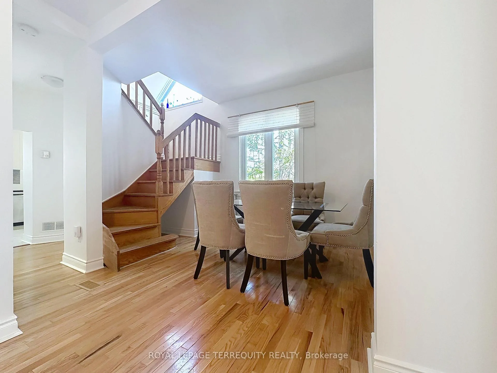 Photo 8 of 57 Queensdale Avenue, Toronto, Danforth Village-East York — HOMEH