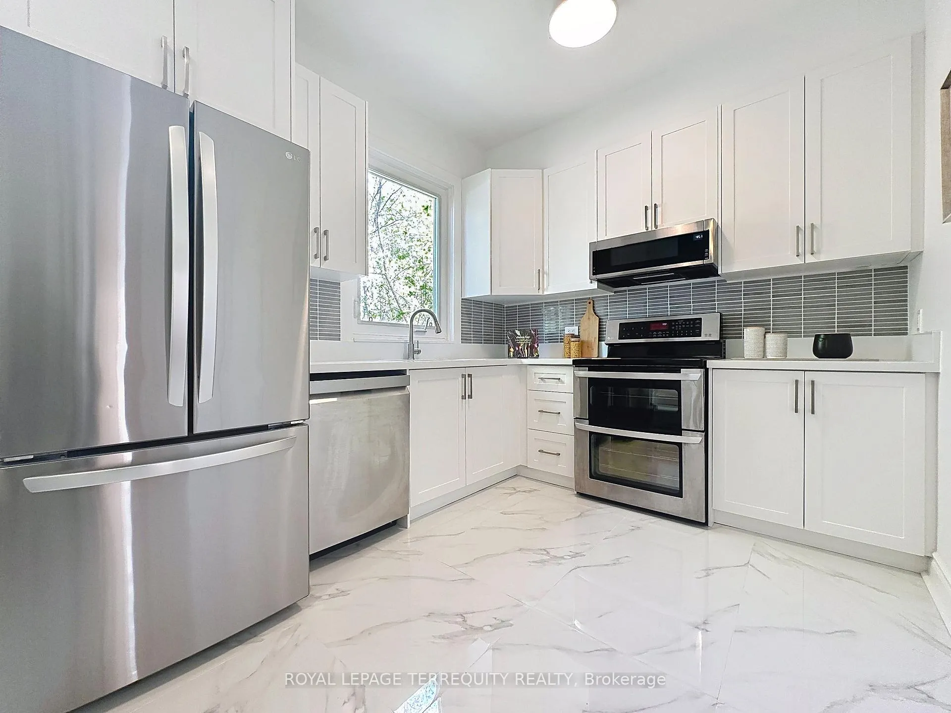 Photo 10 of 57 Queensdale Avenue, Toronto, Danforth Village-East York — HOMEH