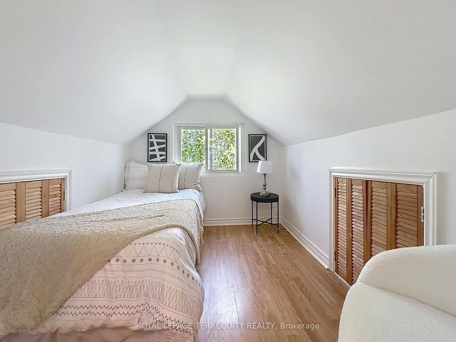 Photo 17 of 57 Queensdale Avenue, Toronto, Danforth Village-East York — HOMEH