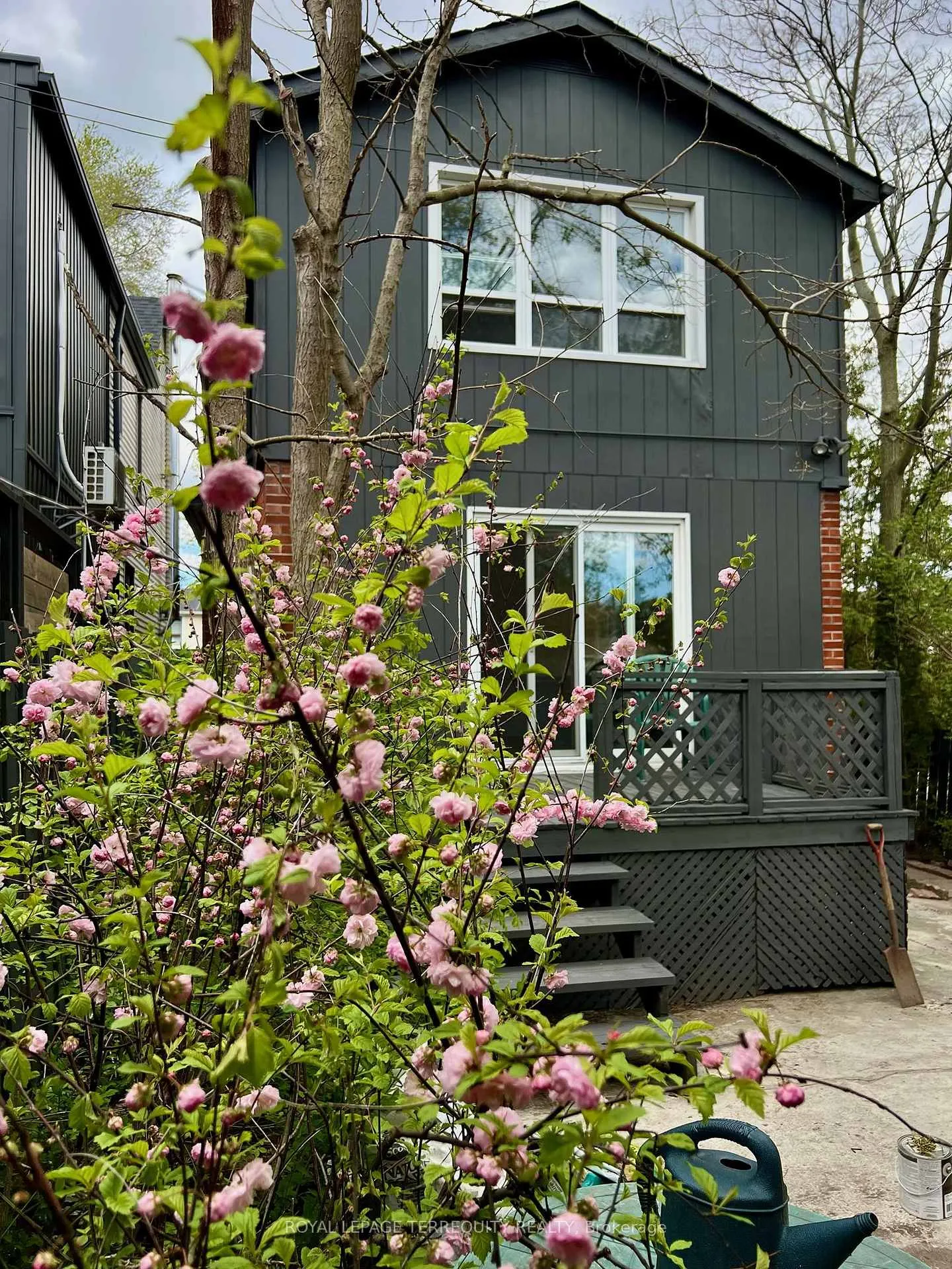 Photo 27 of 57 Queensdale Avenue, Toronto, Danforth Village-East York — HOMEH