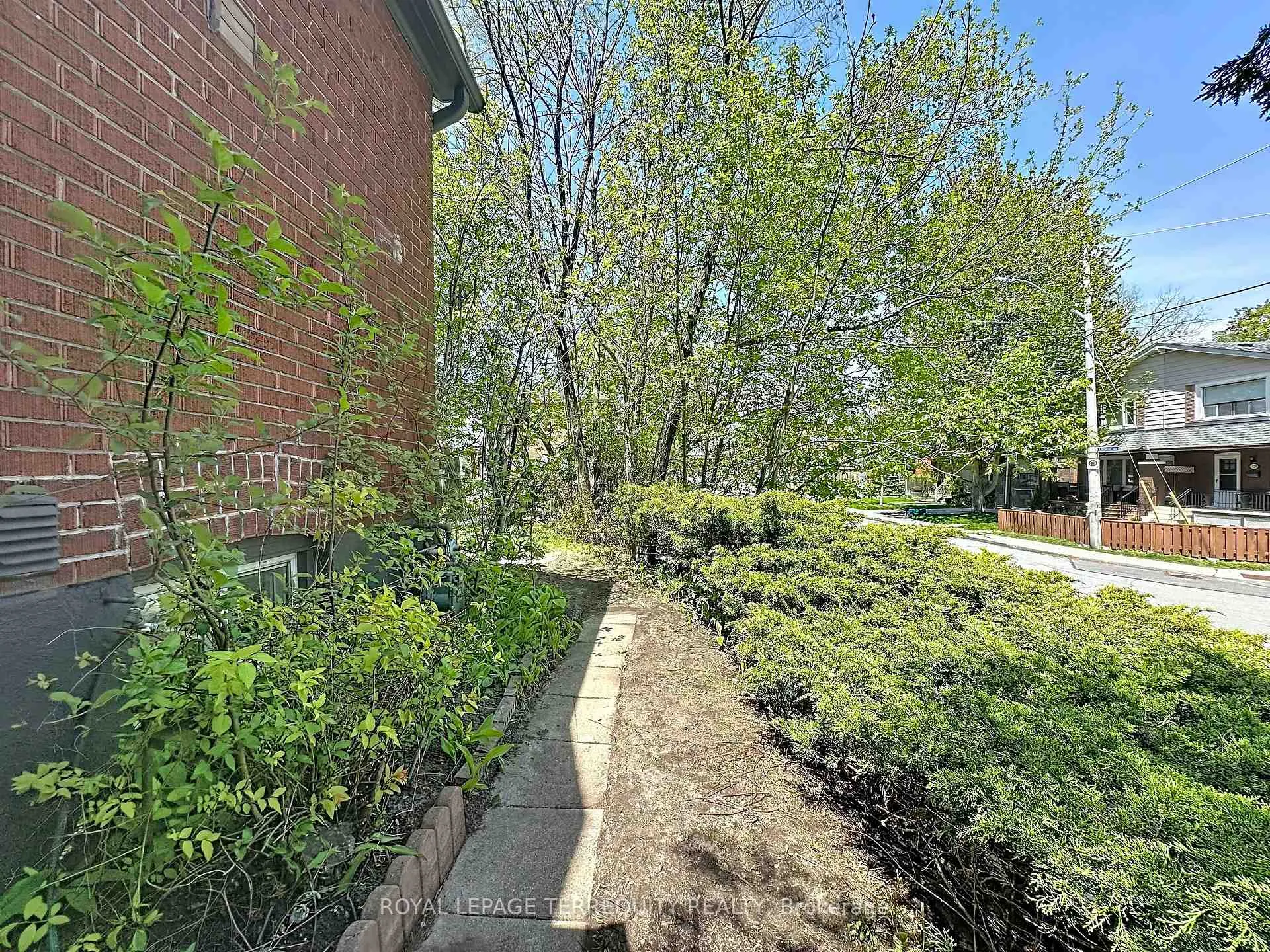 Photo 28 of 57 Queensdale Avenue, Toronto, Danforth Village-East York — HOMEH