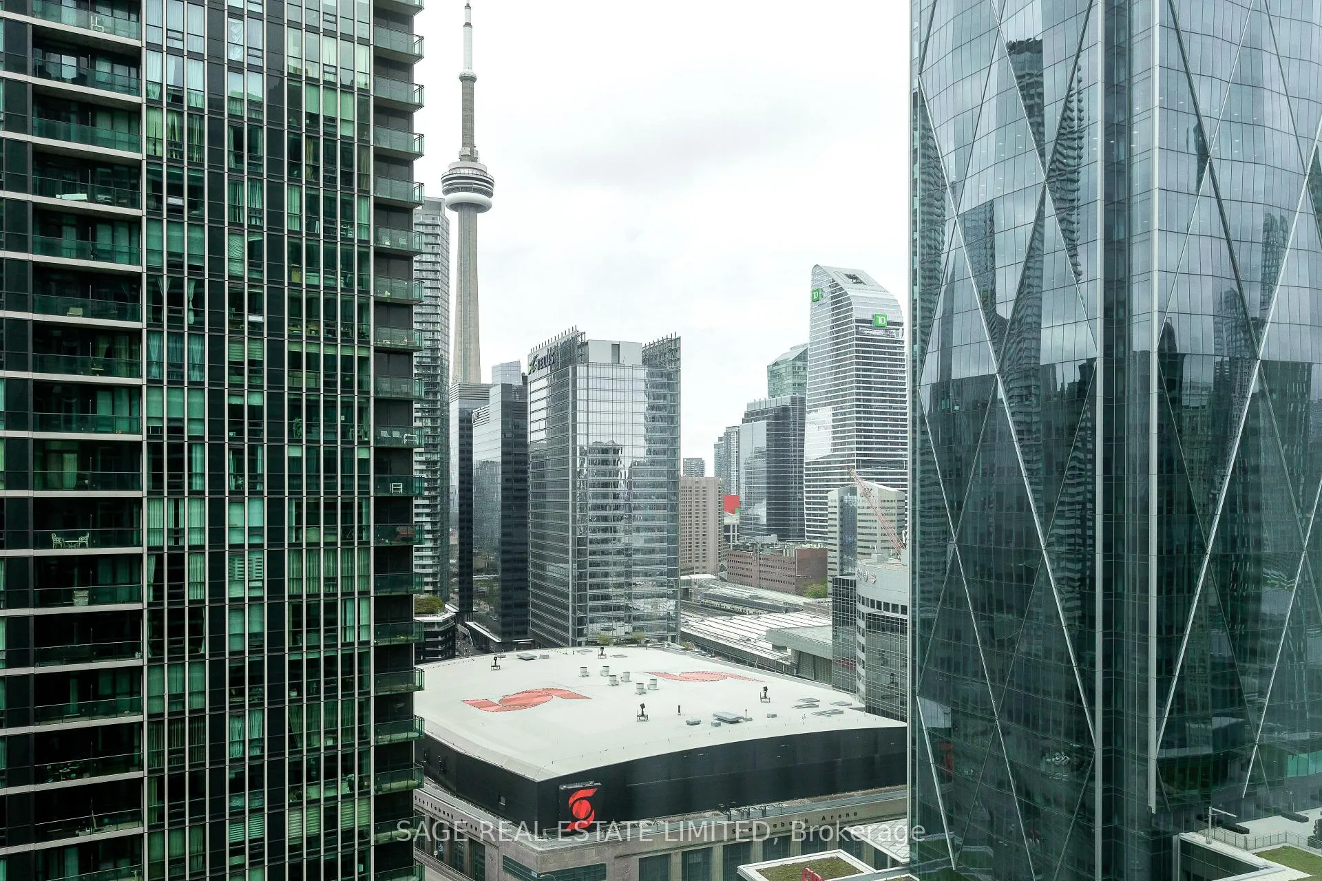 Front of Unit 2711, 16 Yonge Street