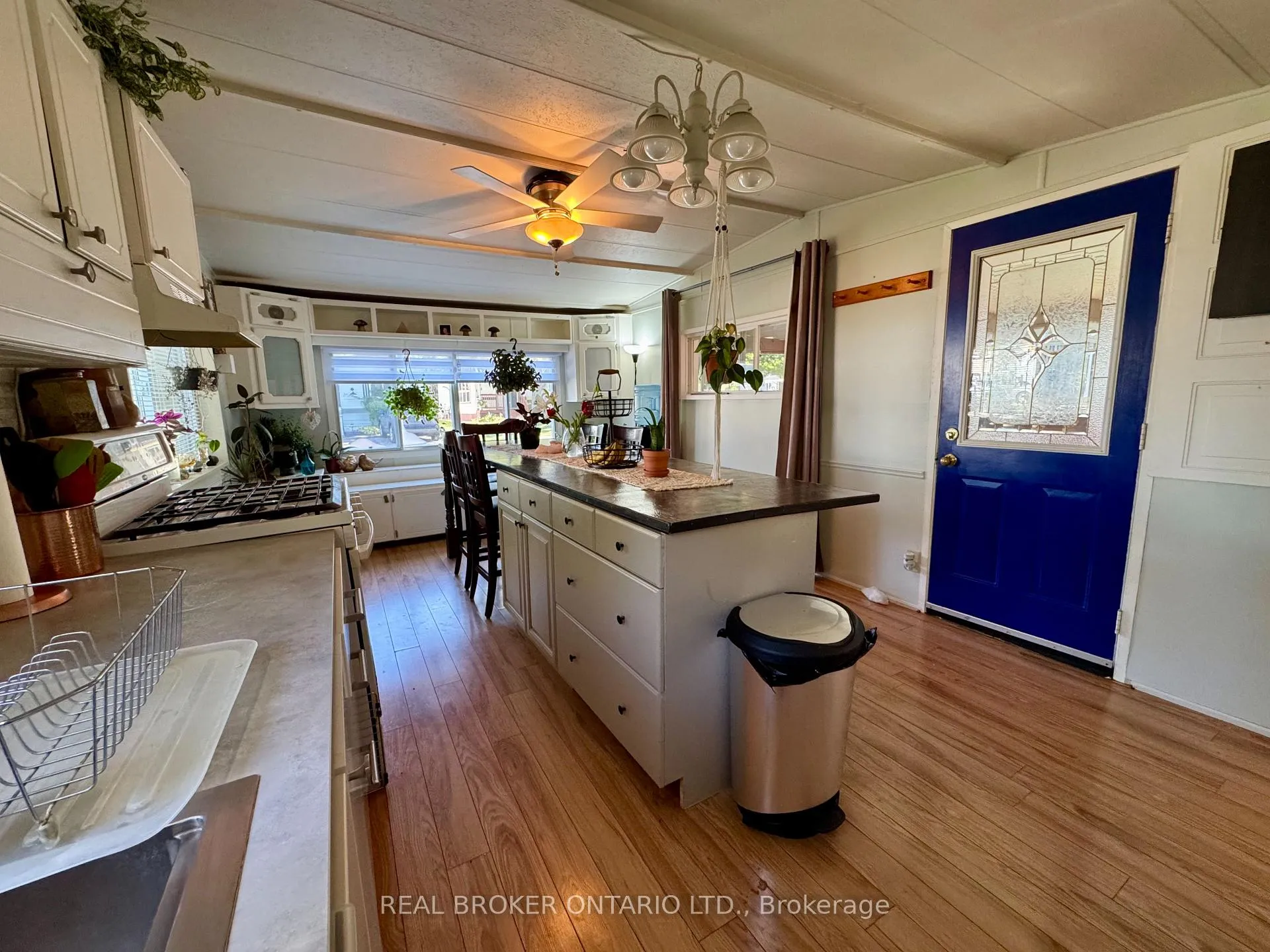 Photo 4 of Unit 243, 580 Beaver Creek Road, Waterloo, Columbia Forest — HOMEH