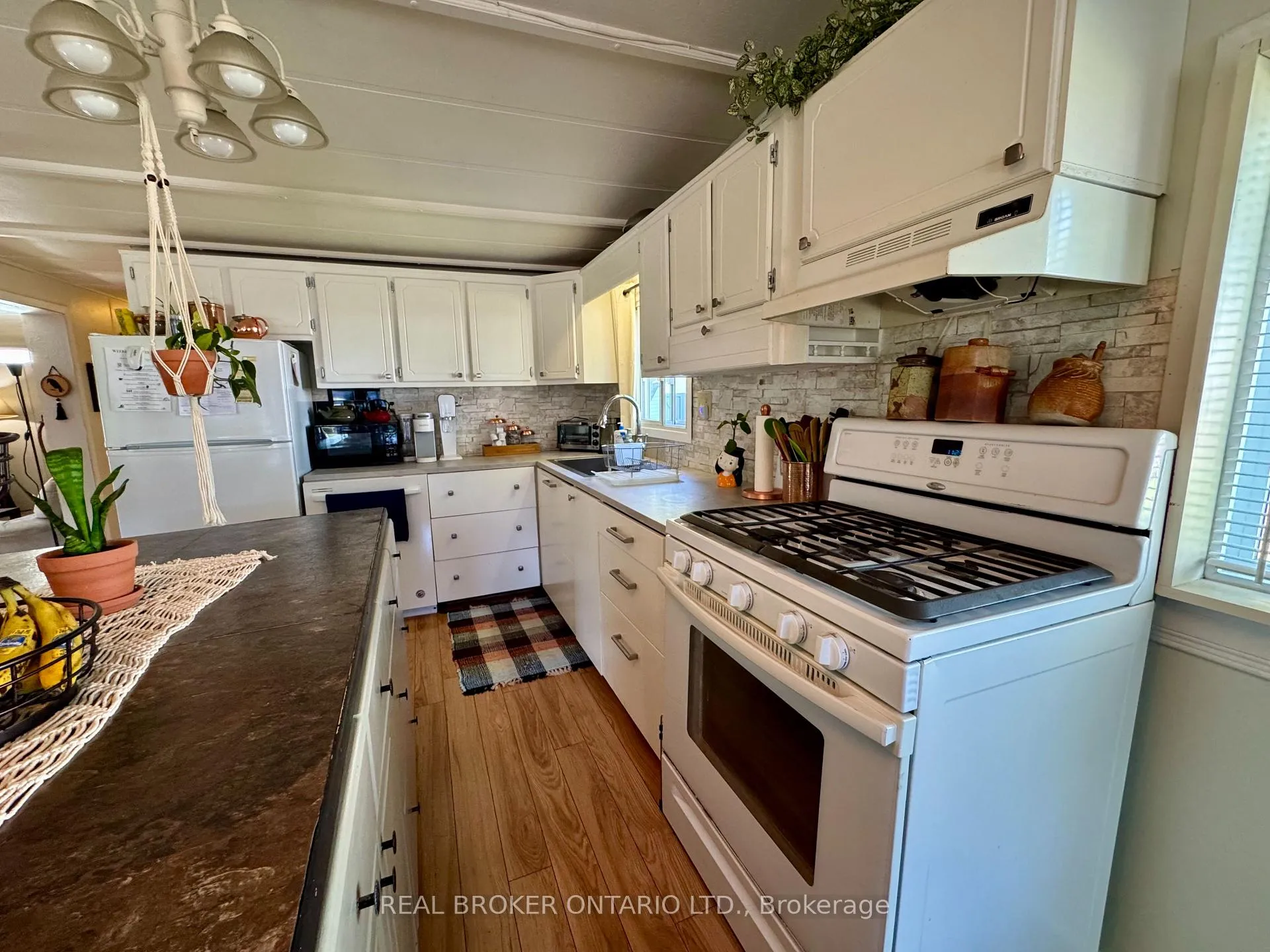 Photo 6 of Unit 243, 580 Beaver Creek Road, Waterloo, Columbia Forest — HOMEH