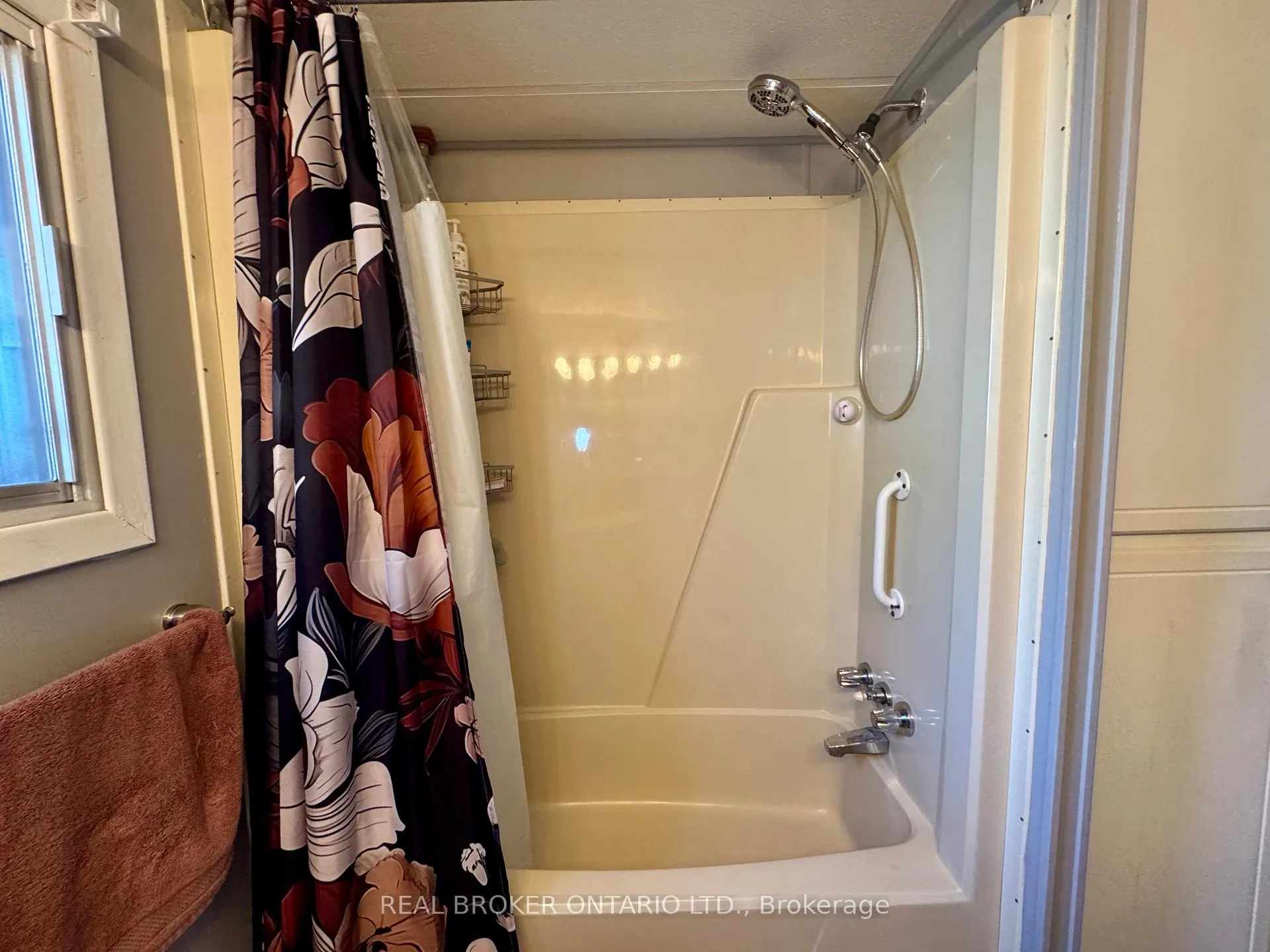 Photo 18 of Unit 243, 580 Beaver Creek Road, Waterloo, Columbia Forest — HOMEH