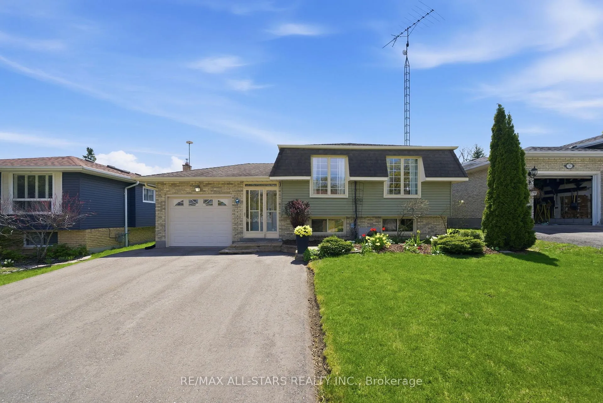 Photo 2 of 39 Orchard Road, Scugog, Port Perry — HOMEH