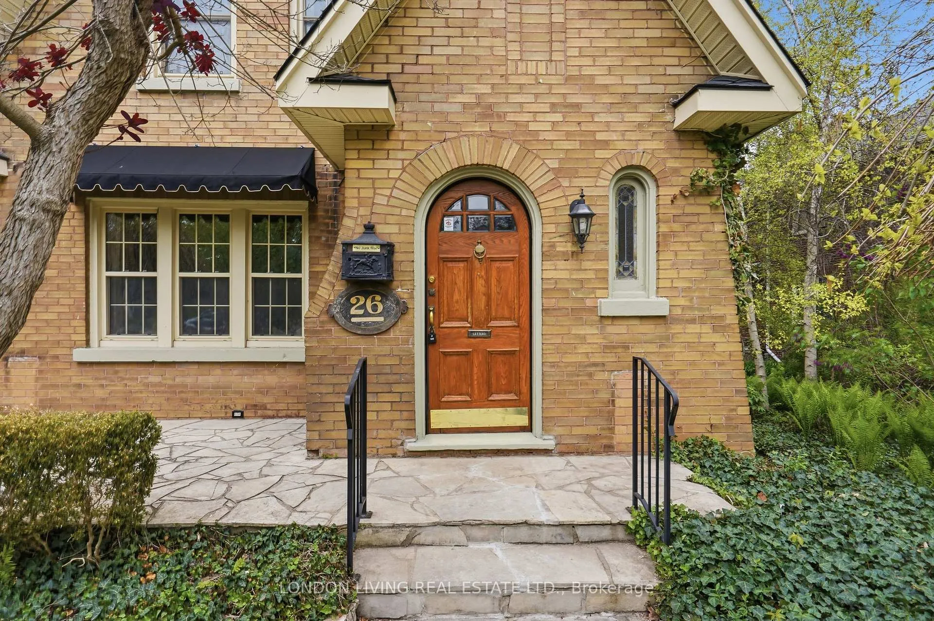 Photo 3 of 26 Frank Place, London, South F — HOMEH