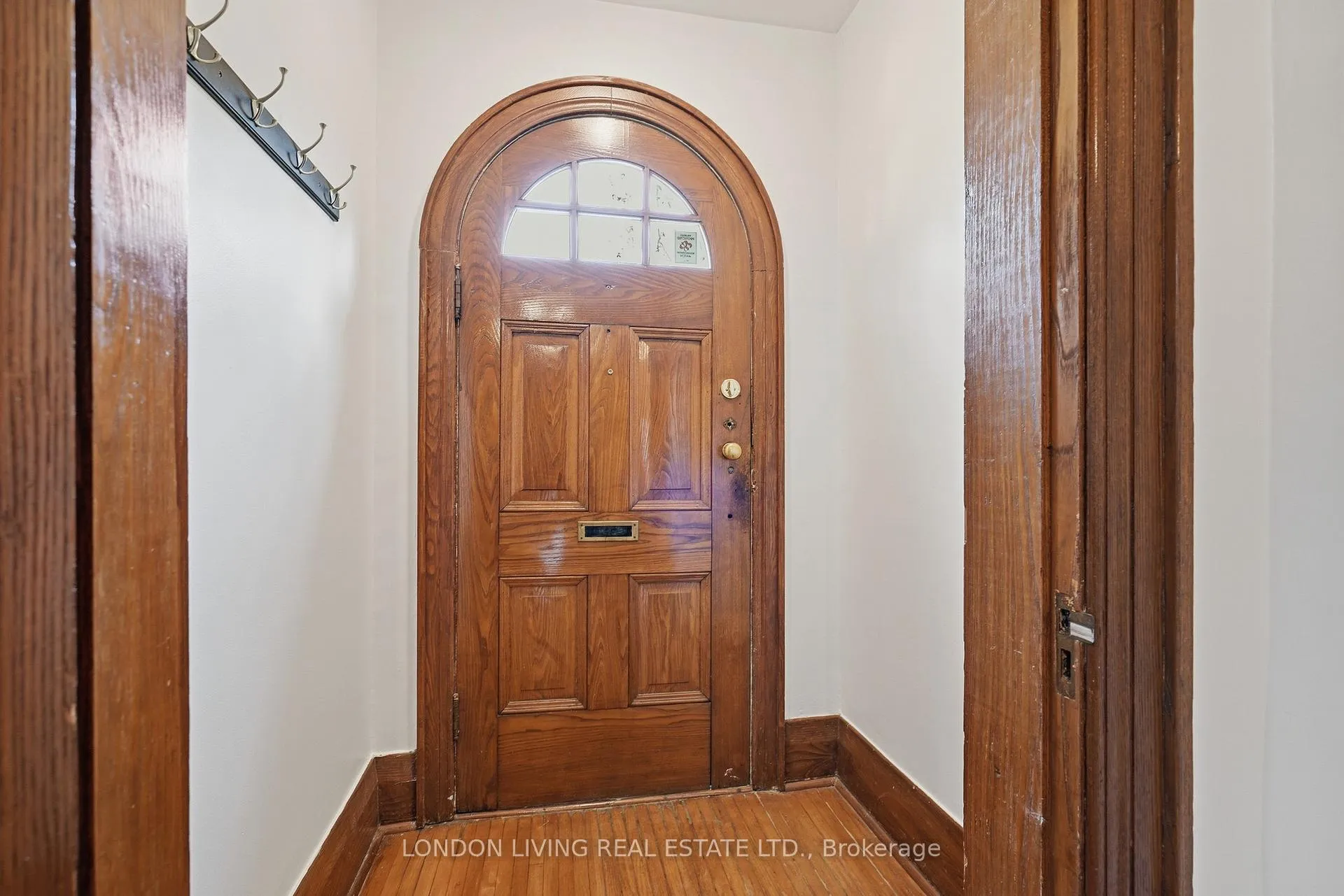 Photo 4 of 26 Frank Place, London, South F — HOMEH